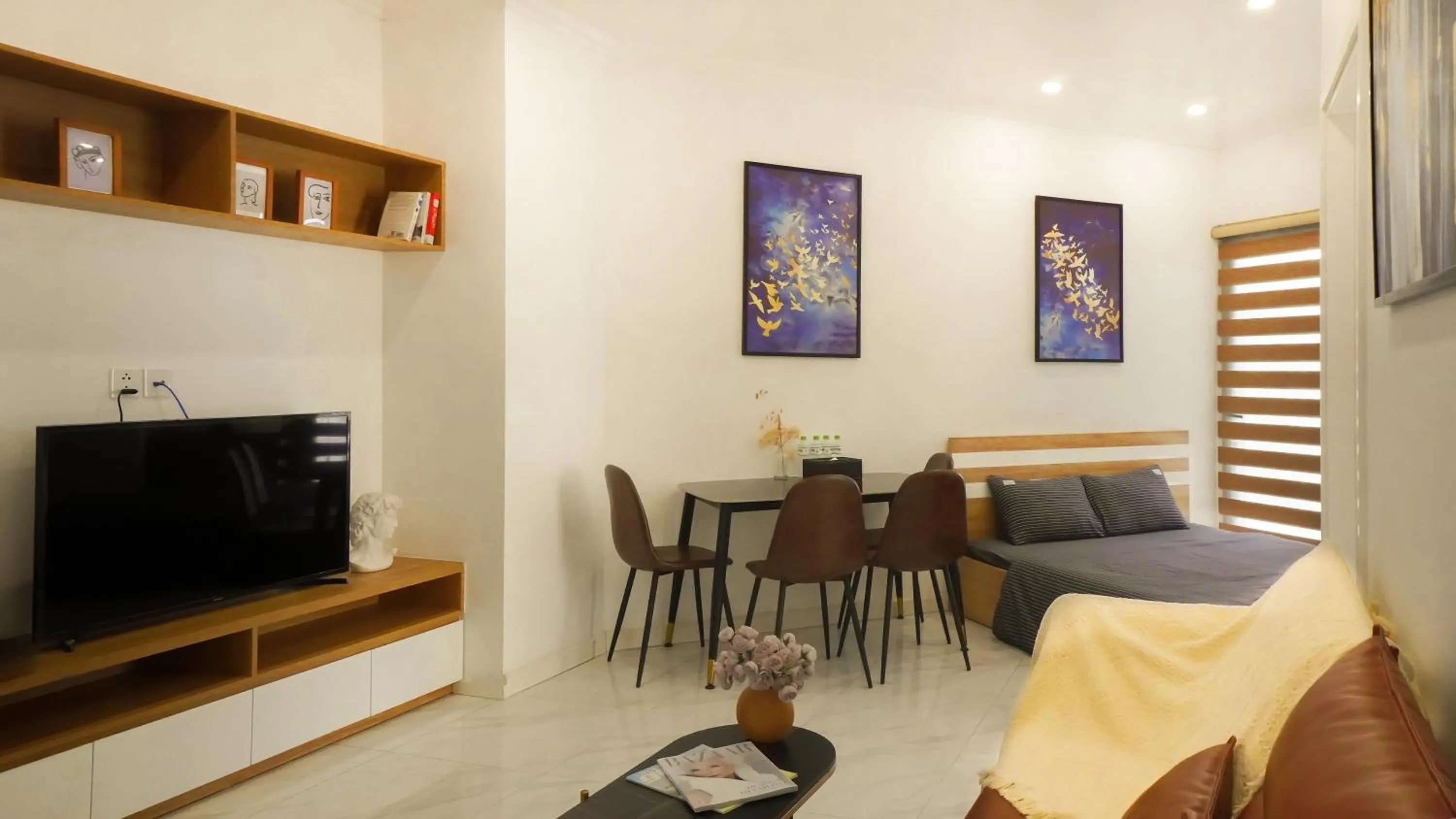 Living room in Muse Hanoi Lake View Luxury Apartment - D' Eldorado