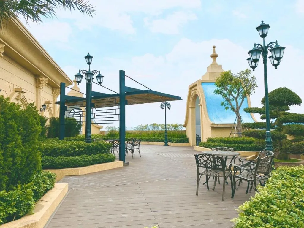 Garden in Muse Hanoi Lake View Luxury Apartment - D' Eldorado