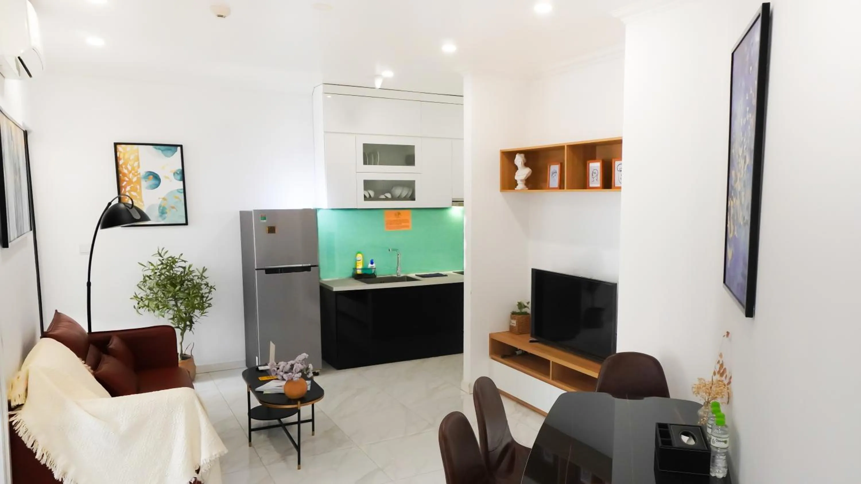 Living room in Muse Hanoi Lake View Luxury Apartment - D' Eldorado