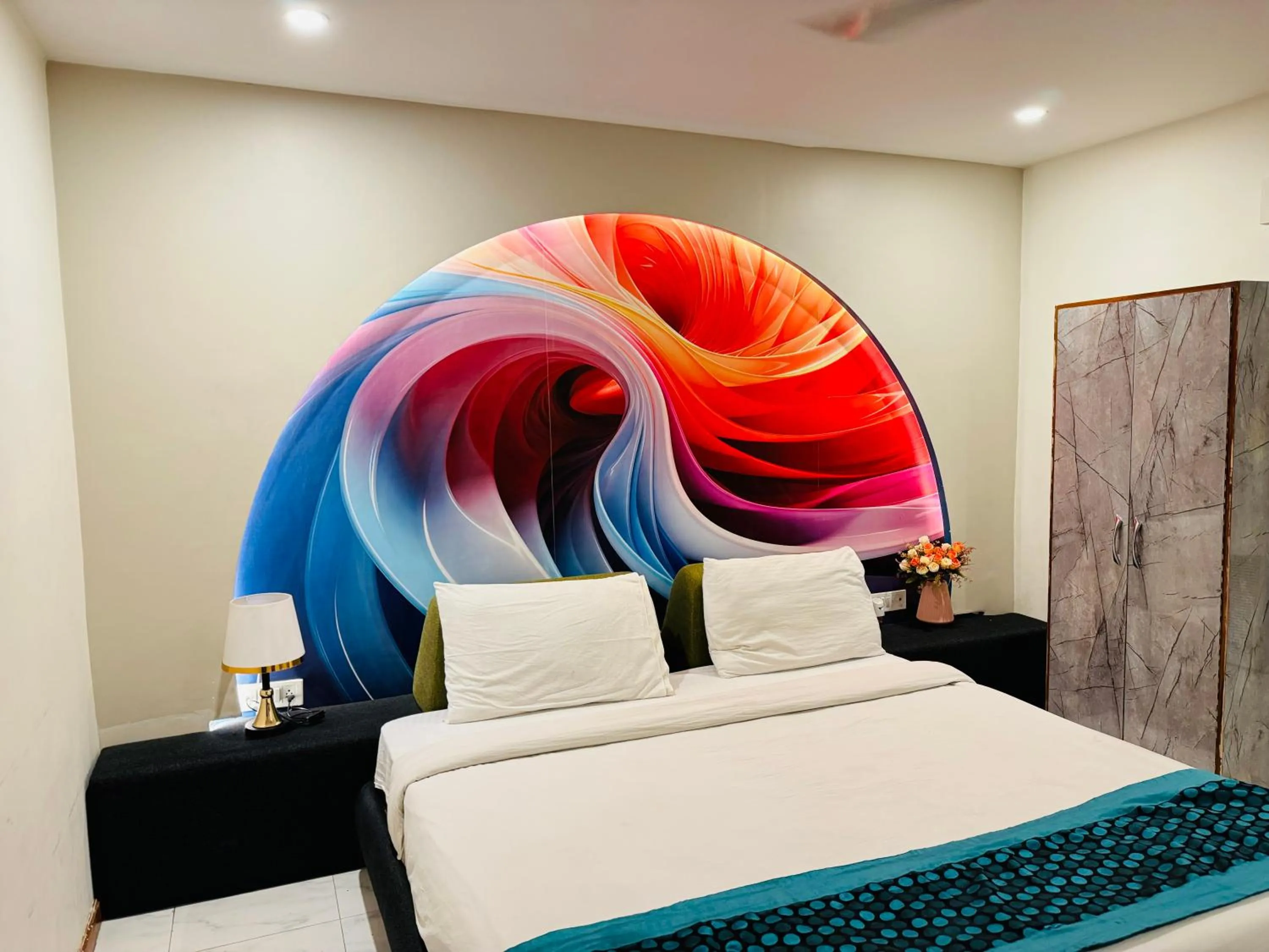 THE ROYAL PRESIDENCY INN