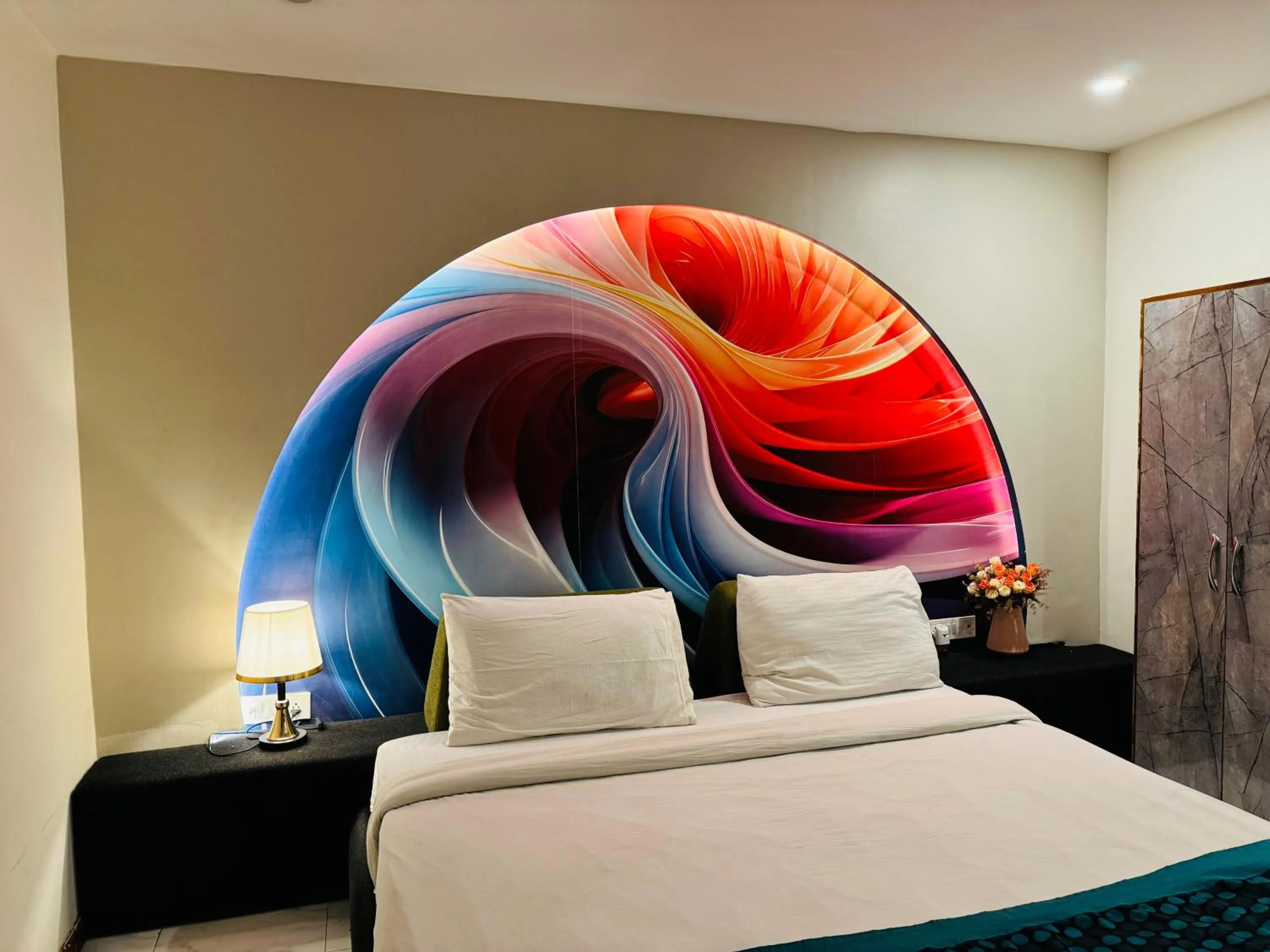 THE ROYAL PRESIDENCY INN