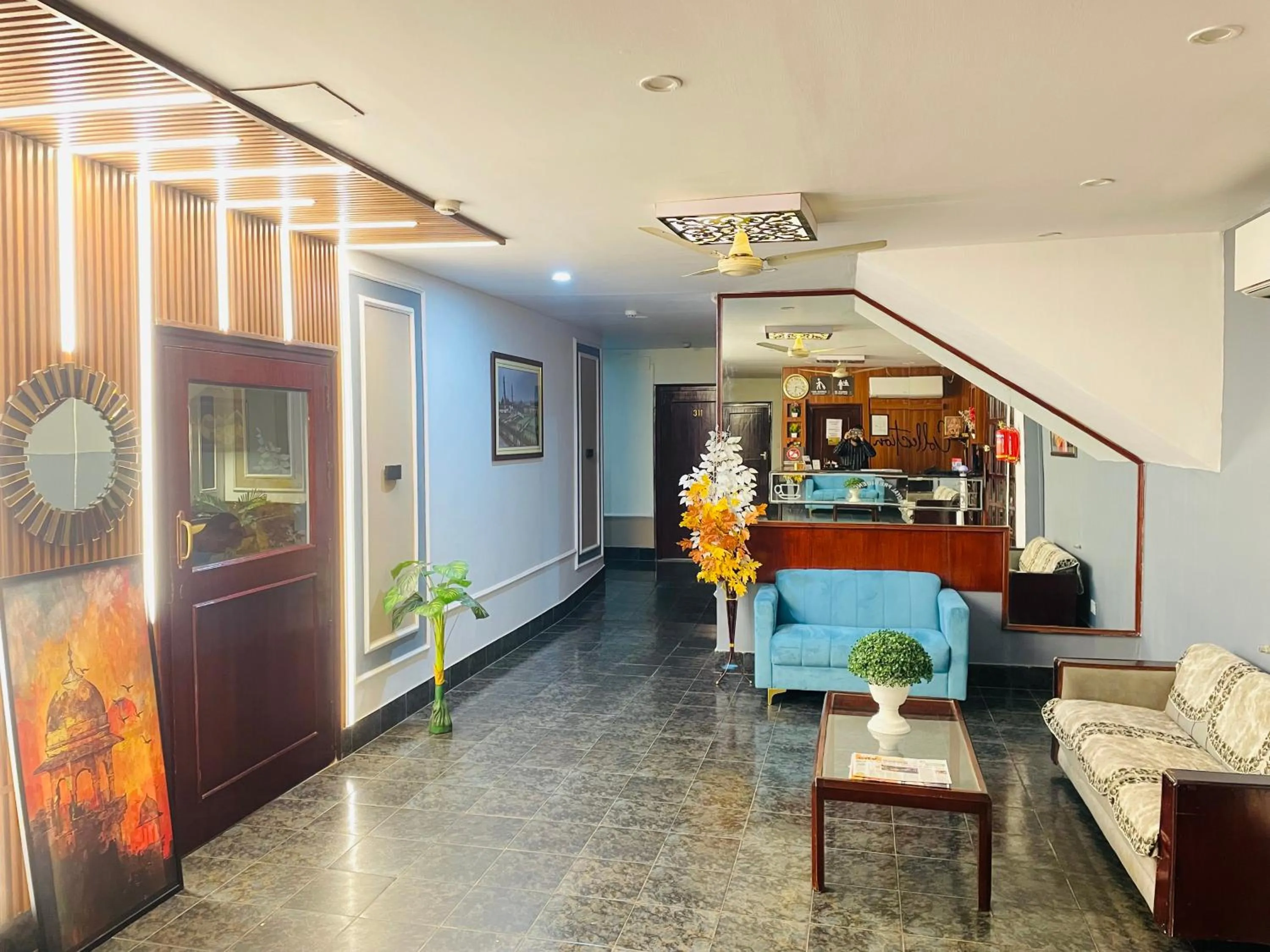 THE ROYAL PRESIDENCY INN