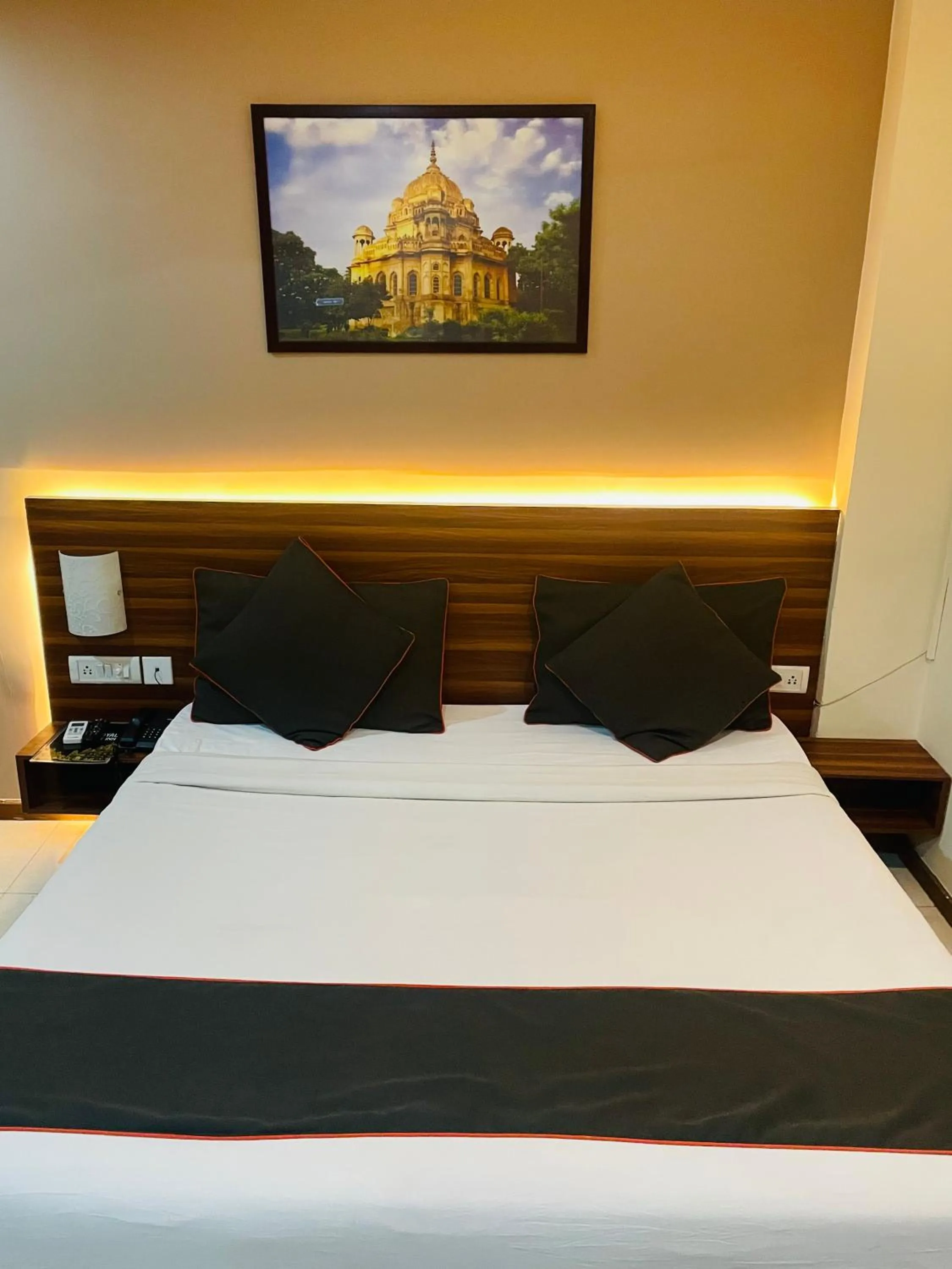 THE ROYAL PRESIDENCY INN