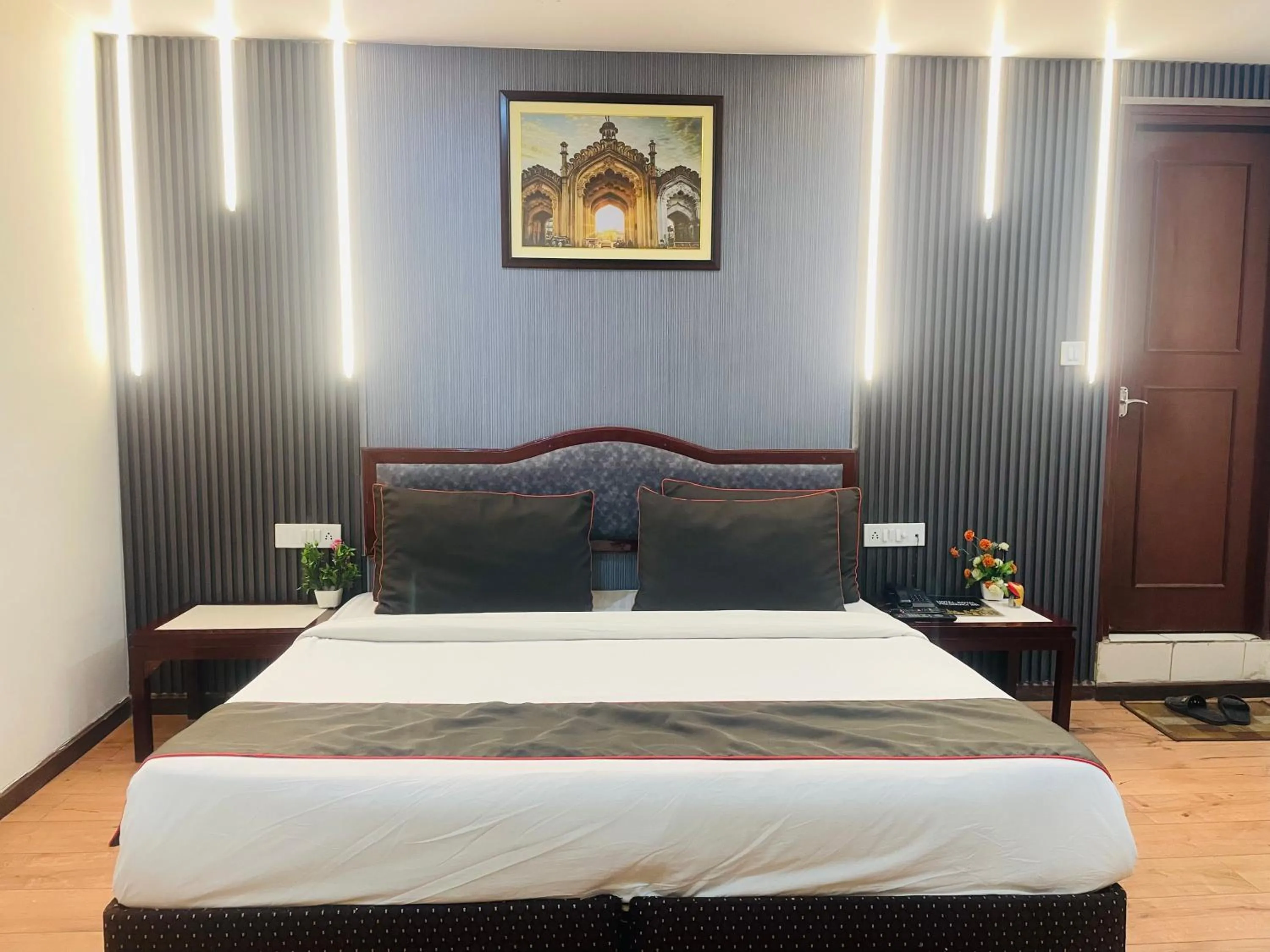 THE ROYAL PRESIDENCY INN