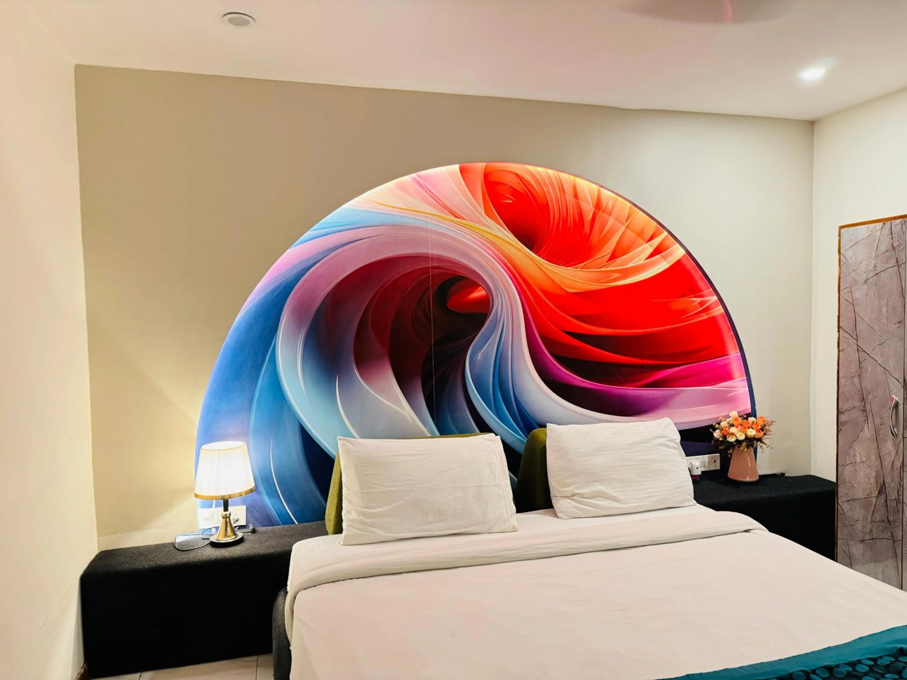 THE ROYAL PRESIDENCY INN