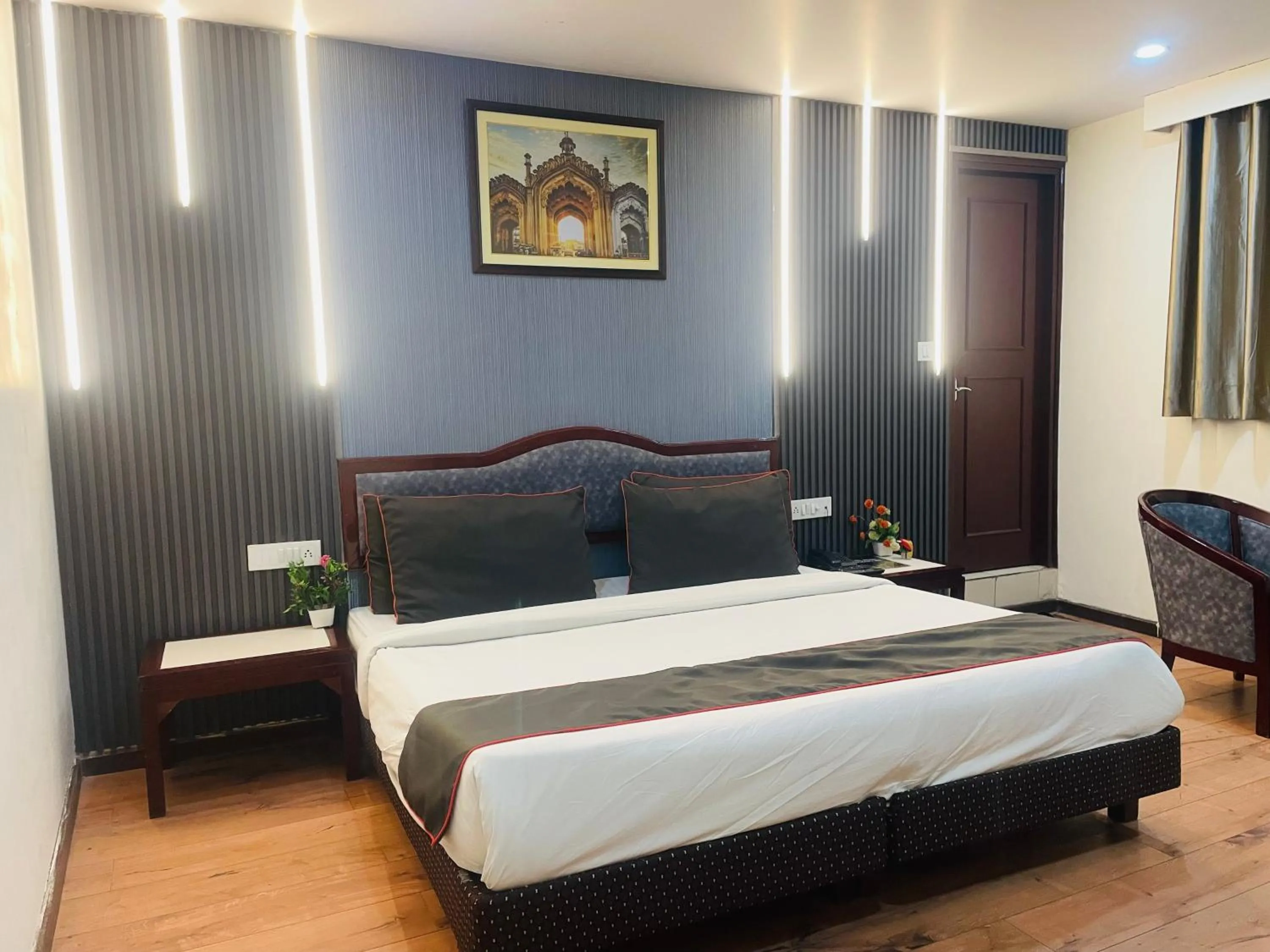 THE ROYAL PRESIDENCY INN