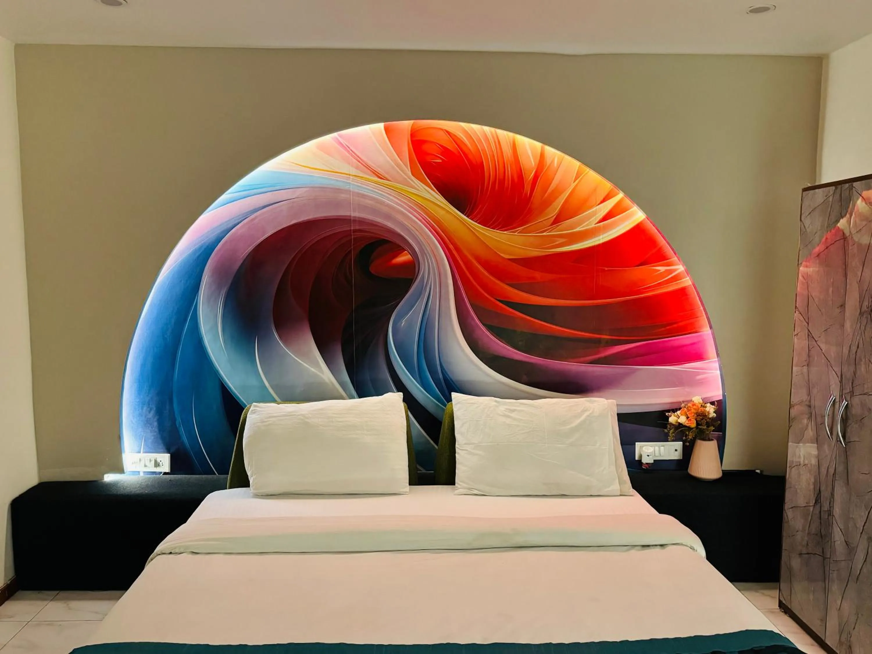 THE ROYAL PRESIDENCY INN