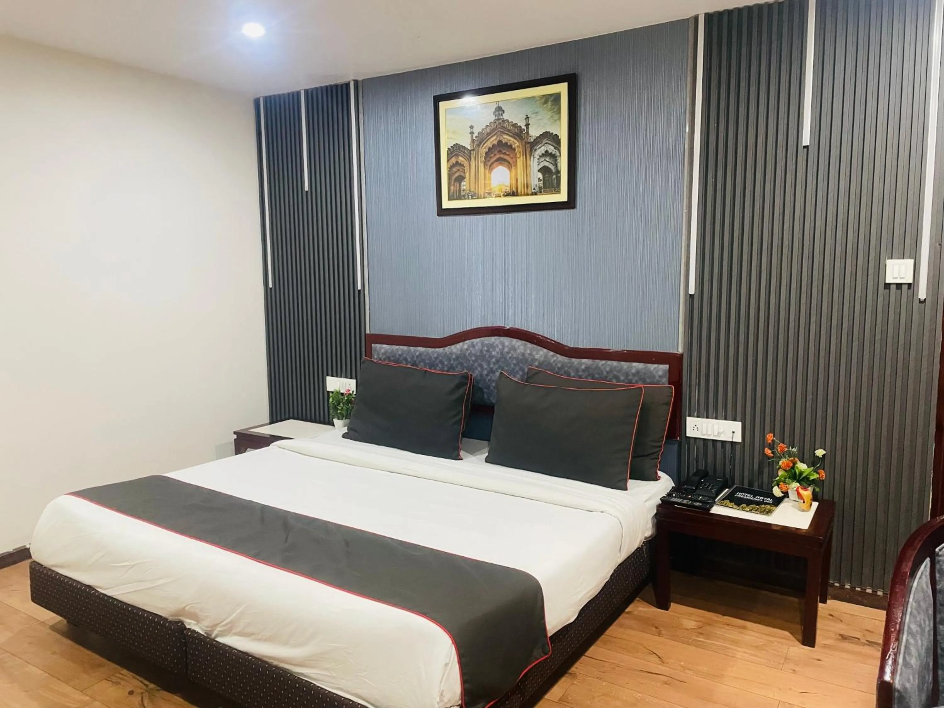 THE ROYAL PRESIDENCY INN