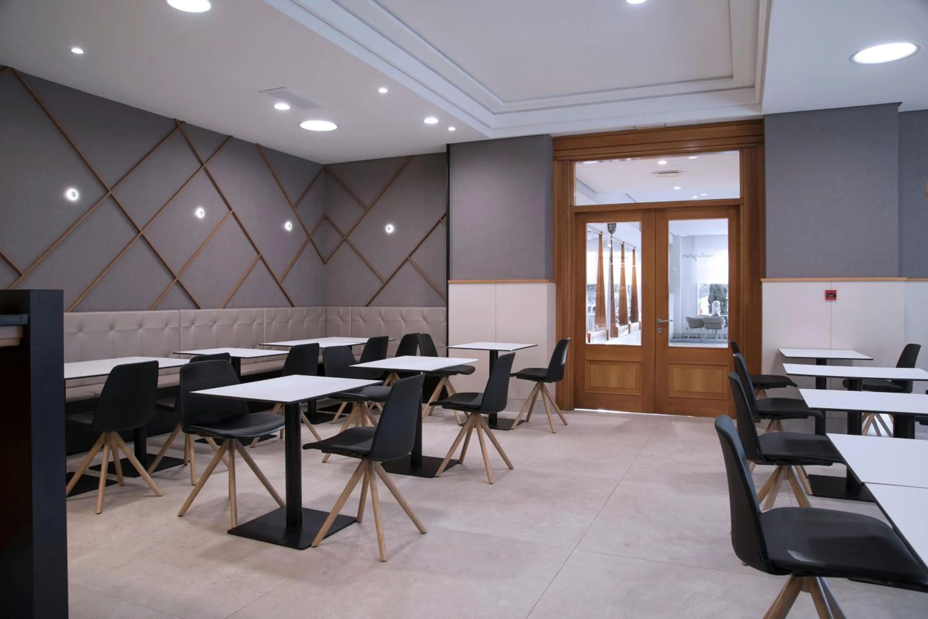 Restaurant/places to eat in Hotel Blanca de Navarra