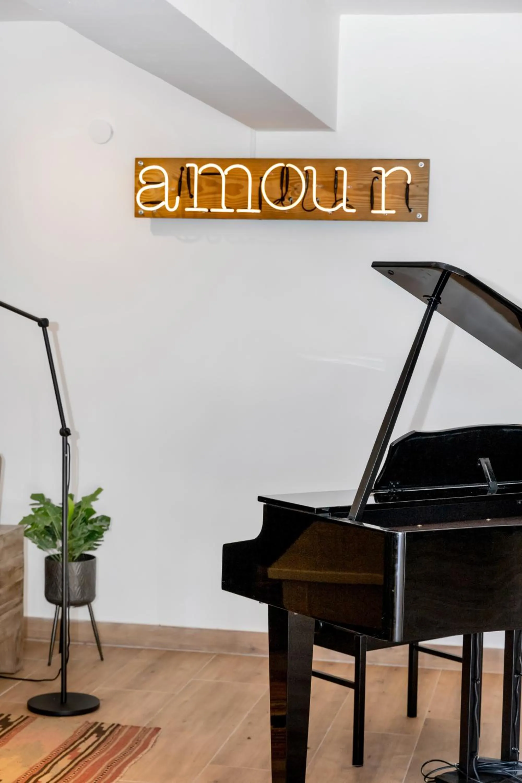 Communal lounge/ TV room in Boutique Hotel Wanapa - Adult Friendly - 14 years and older