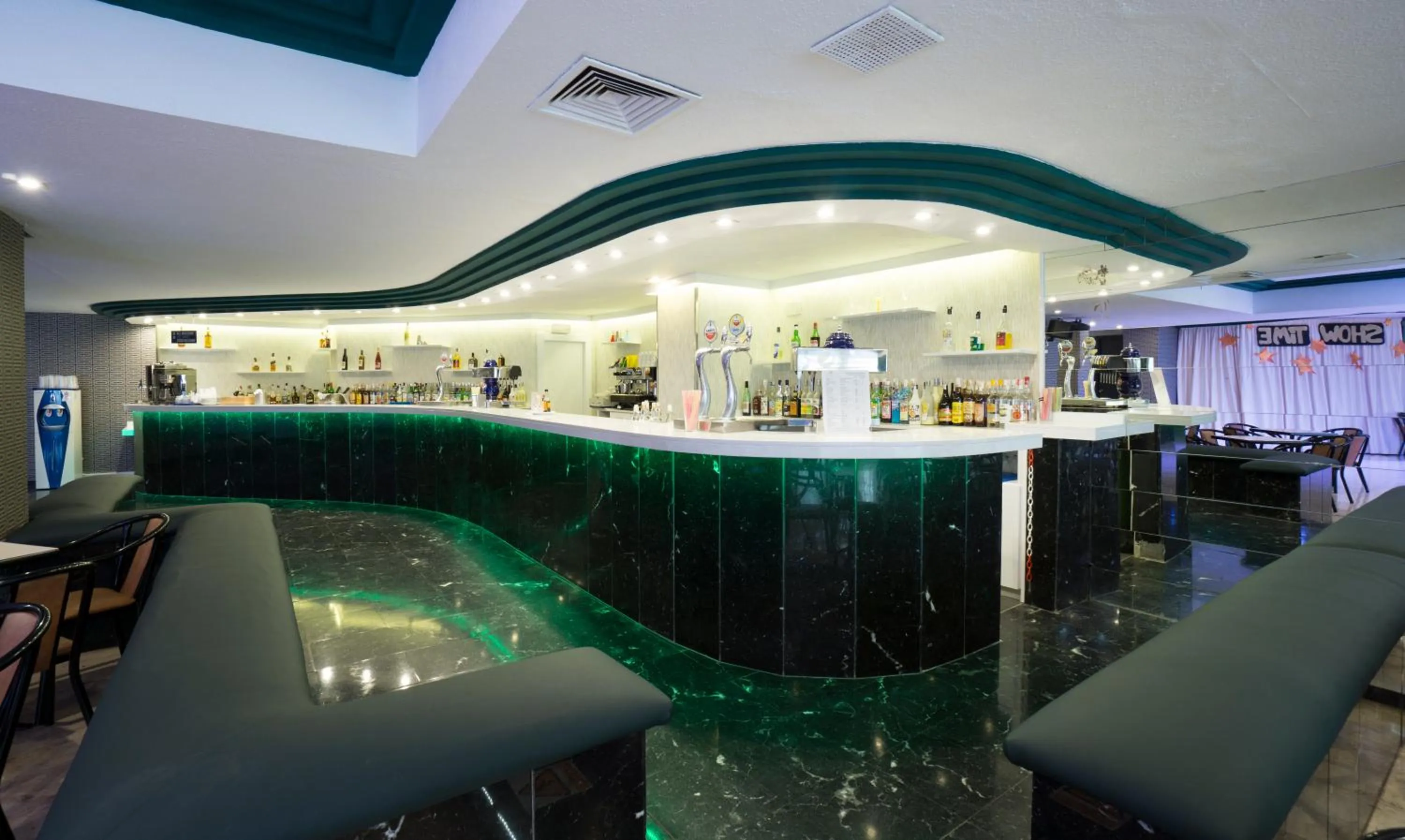 Lounge or bar in Sandos Griego