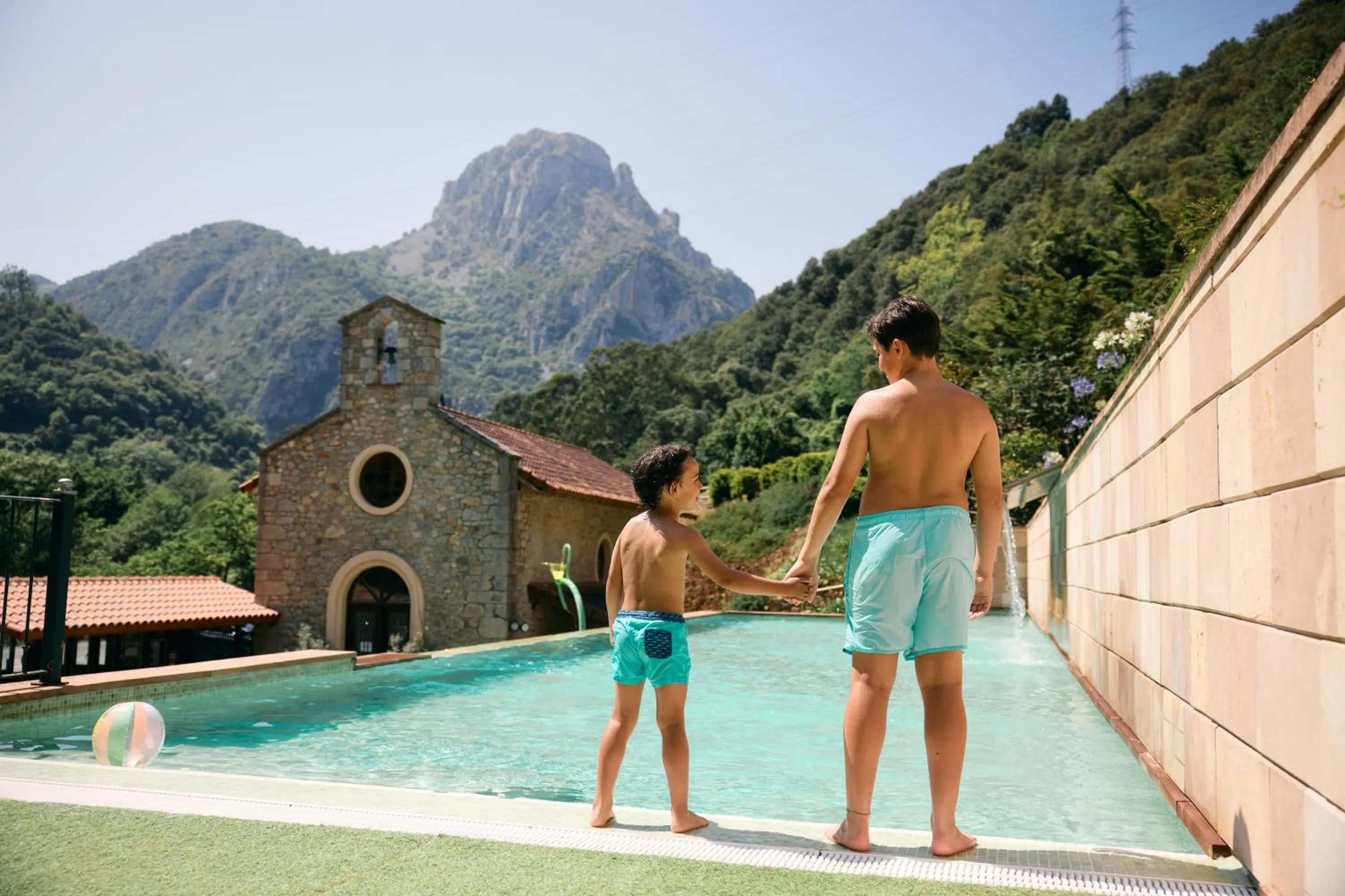 People in Hotel Balneario La Hermida