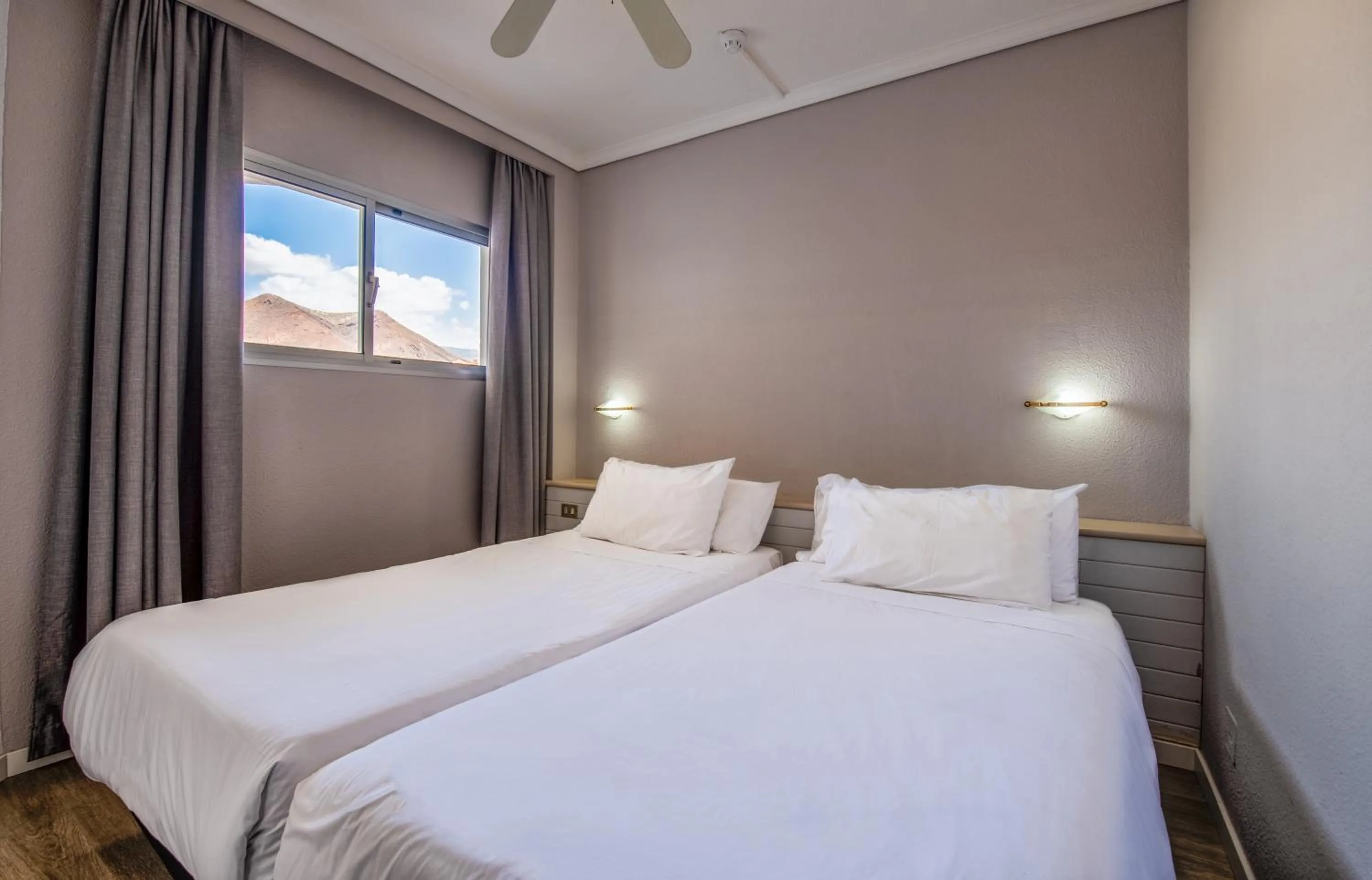 Bedroom, Bed in HG Tenerife Sur