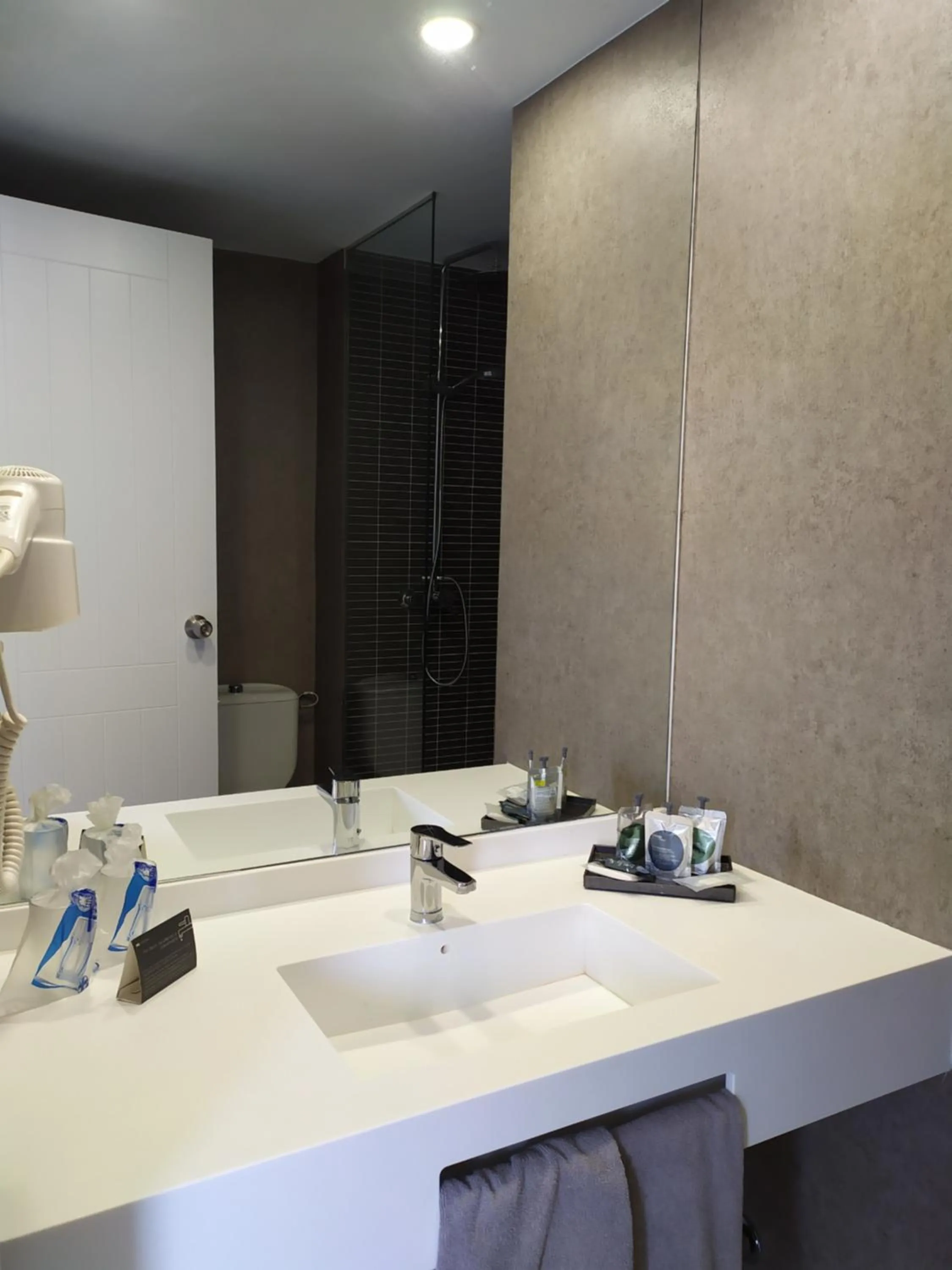 Bathroom in HG Tenerife Sur