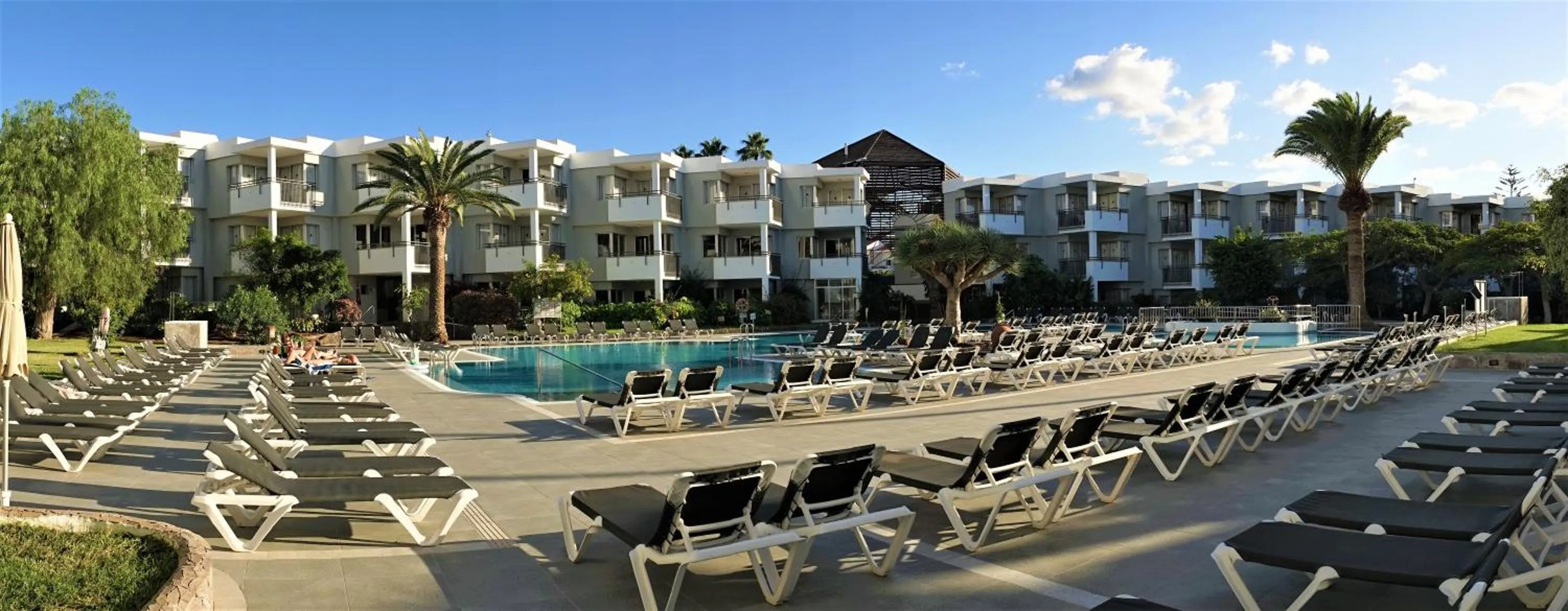 Swimming pool in HG Tenerife Sur