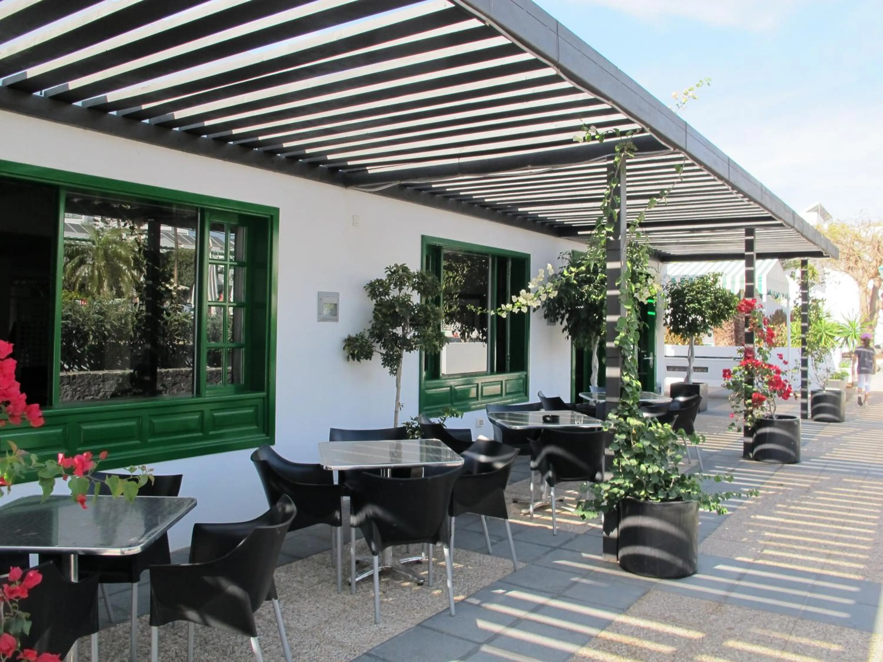 Restaurant/places to eat in HG Lomo Blanco