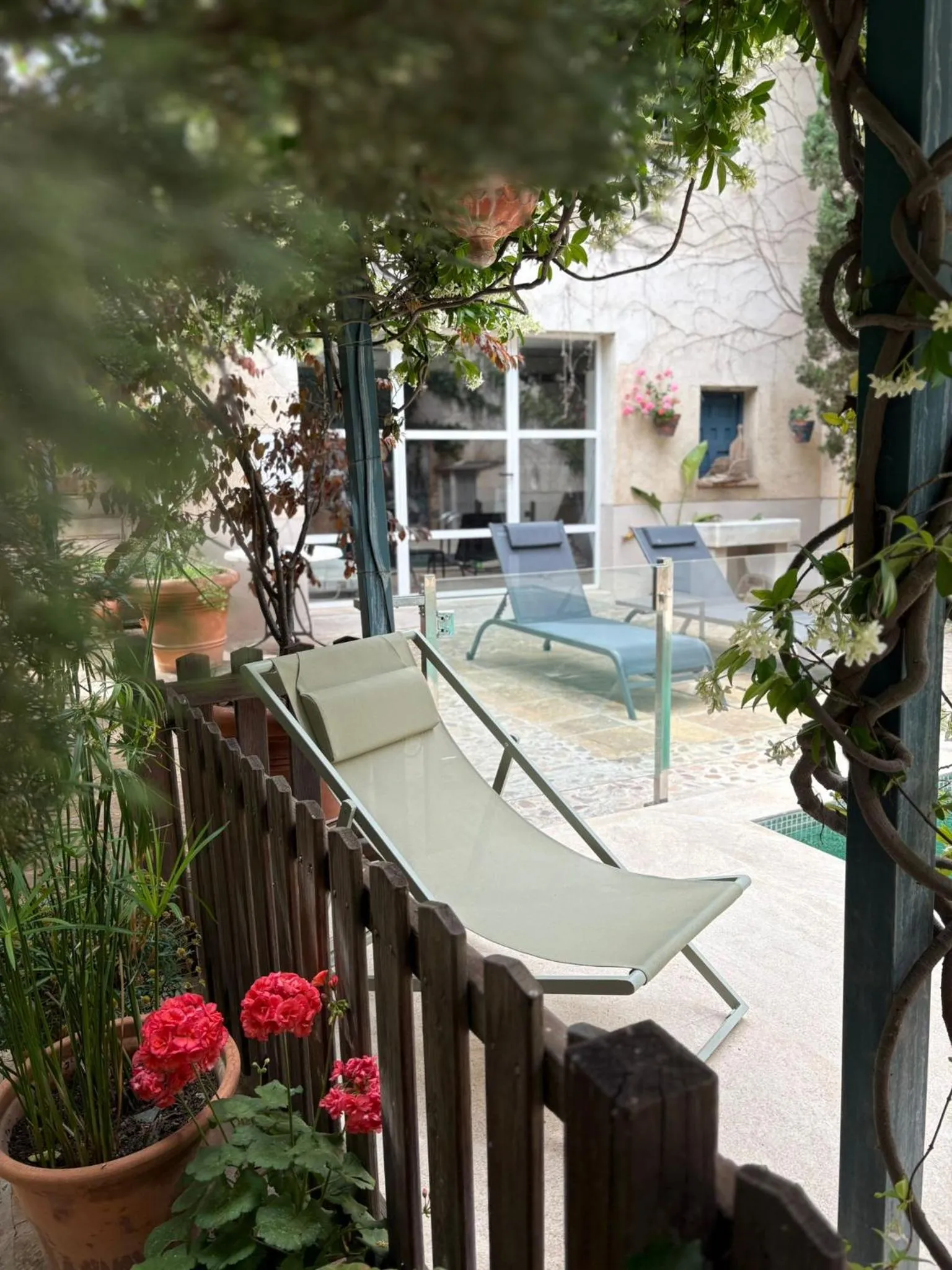 Swimming pool in Hotel Rural La Vida de Antes