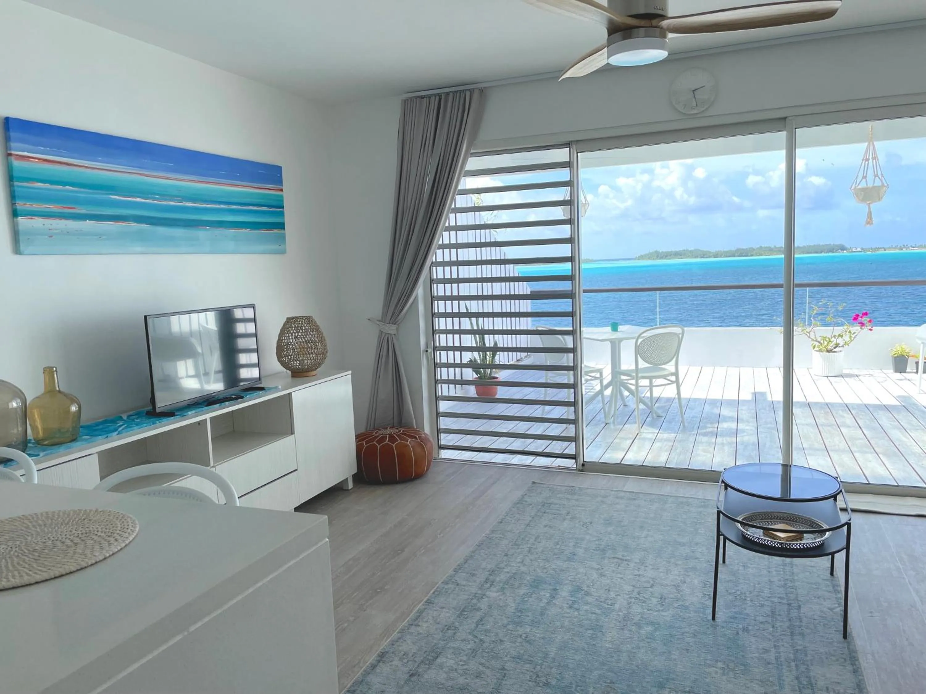 TV and multimedia in Studio Deluxe