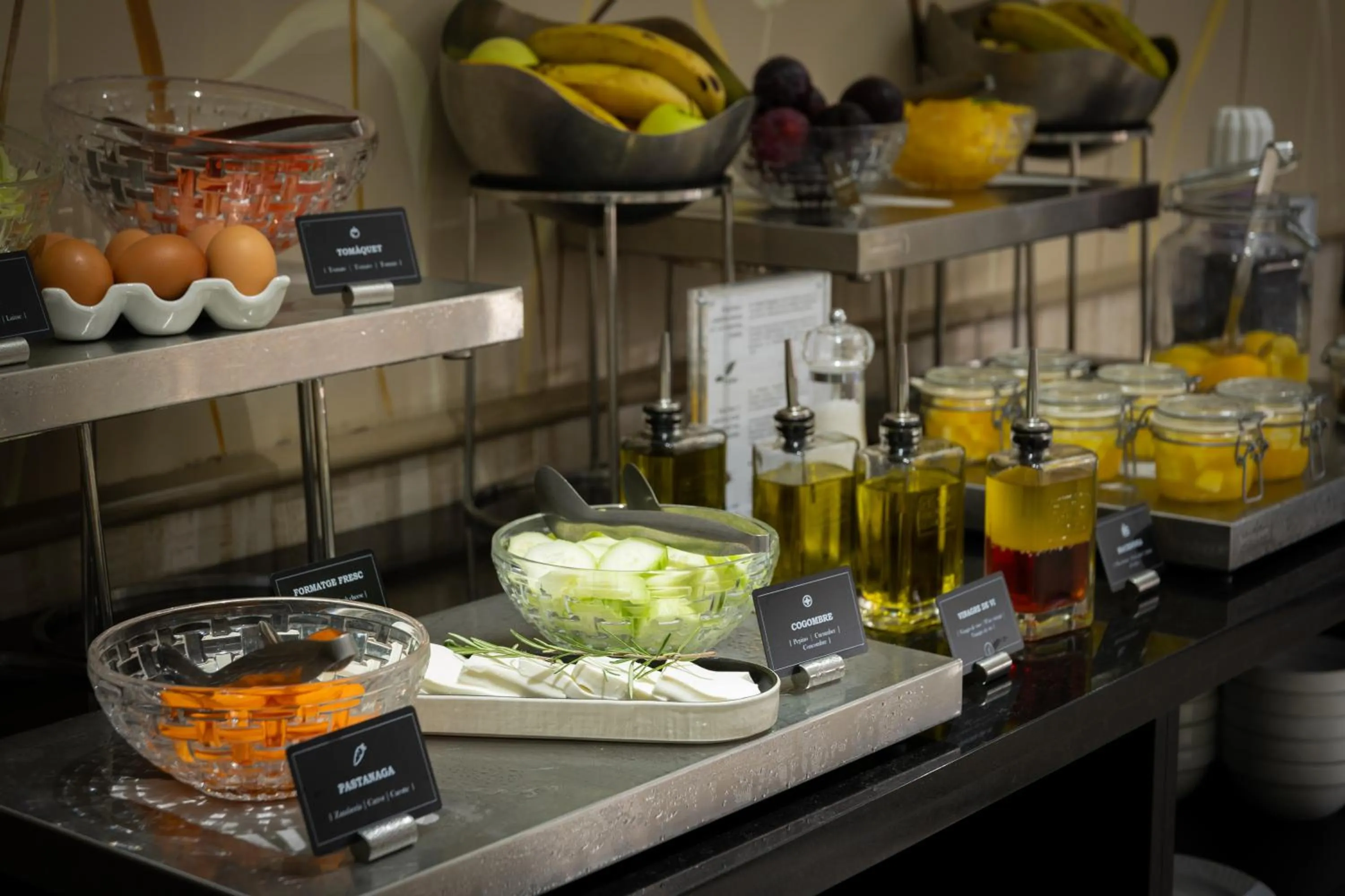 Buffet breakfast in Hotel Lyon