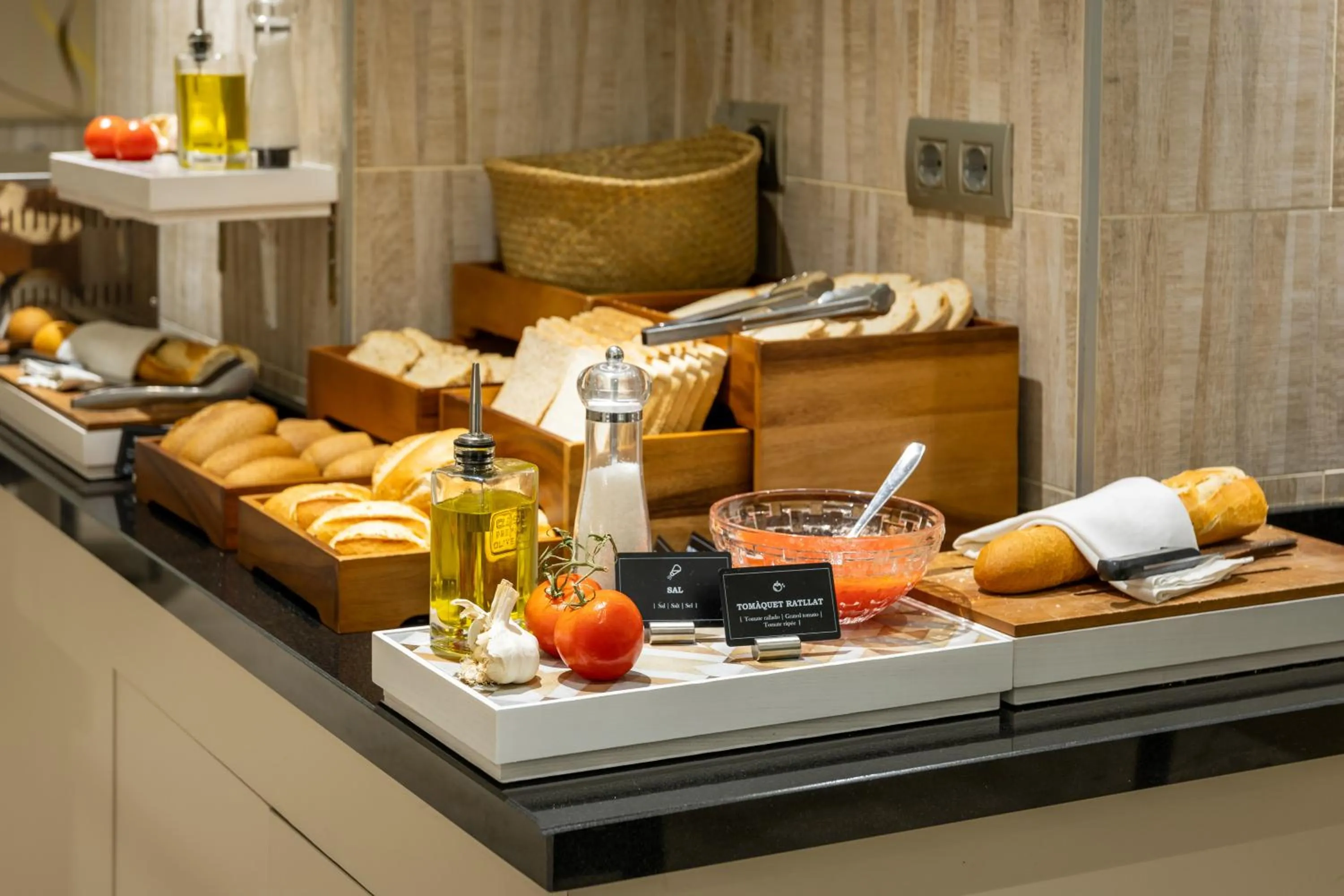 Buffet breakfast in Hotel Lyon