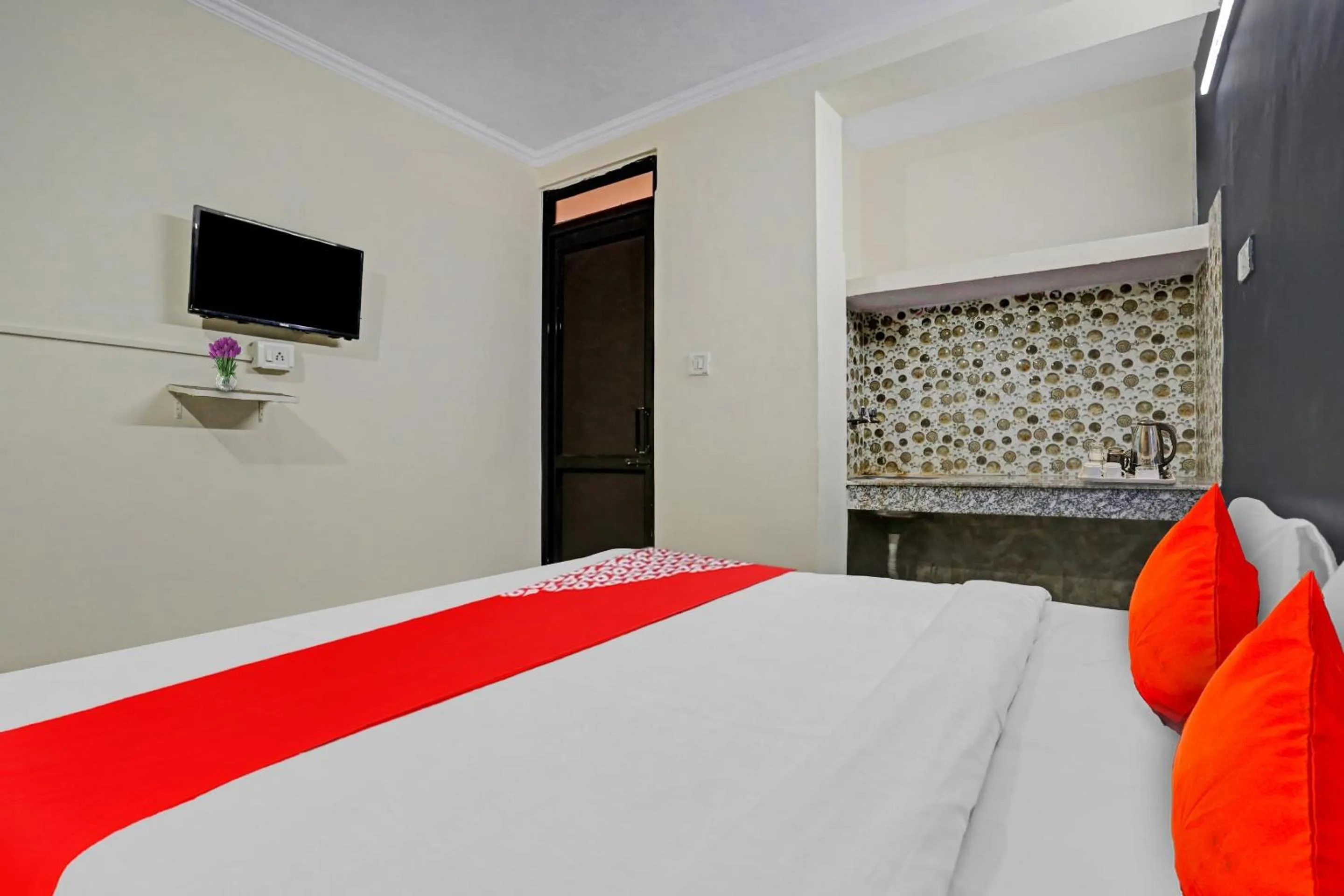 Bedroom, Bed in Hotel O Dremland Residency