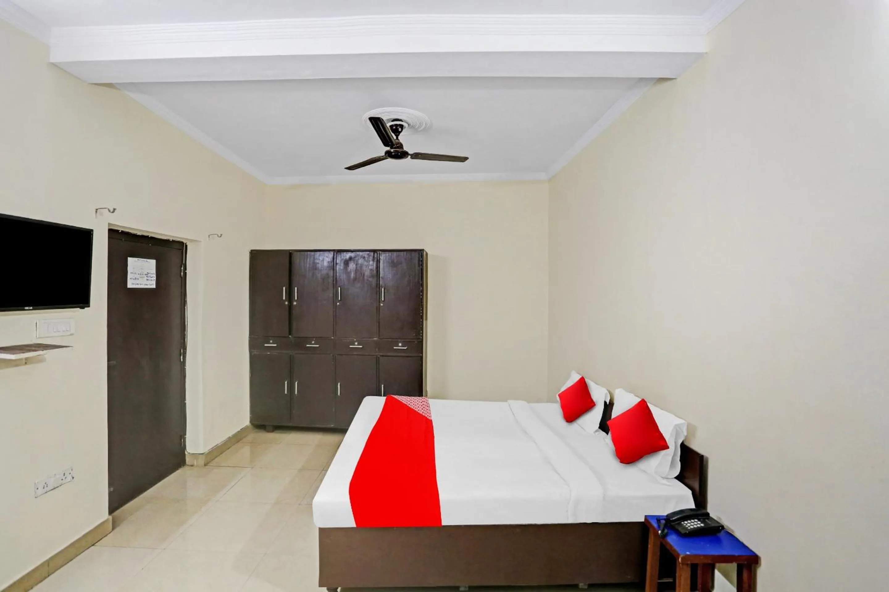 Facade/entrance, Bed in Hotel O Dremland Residency