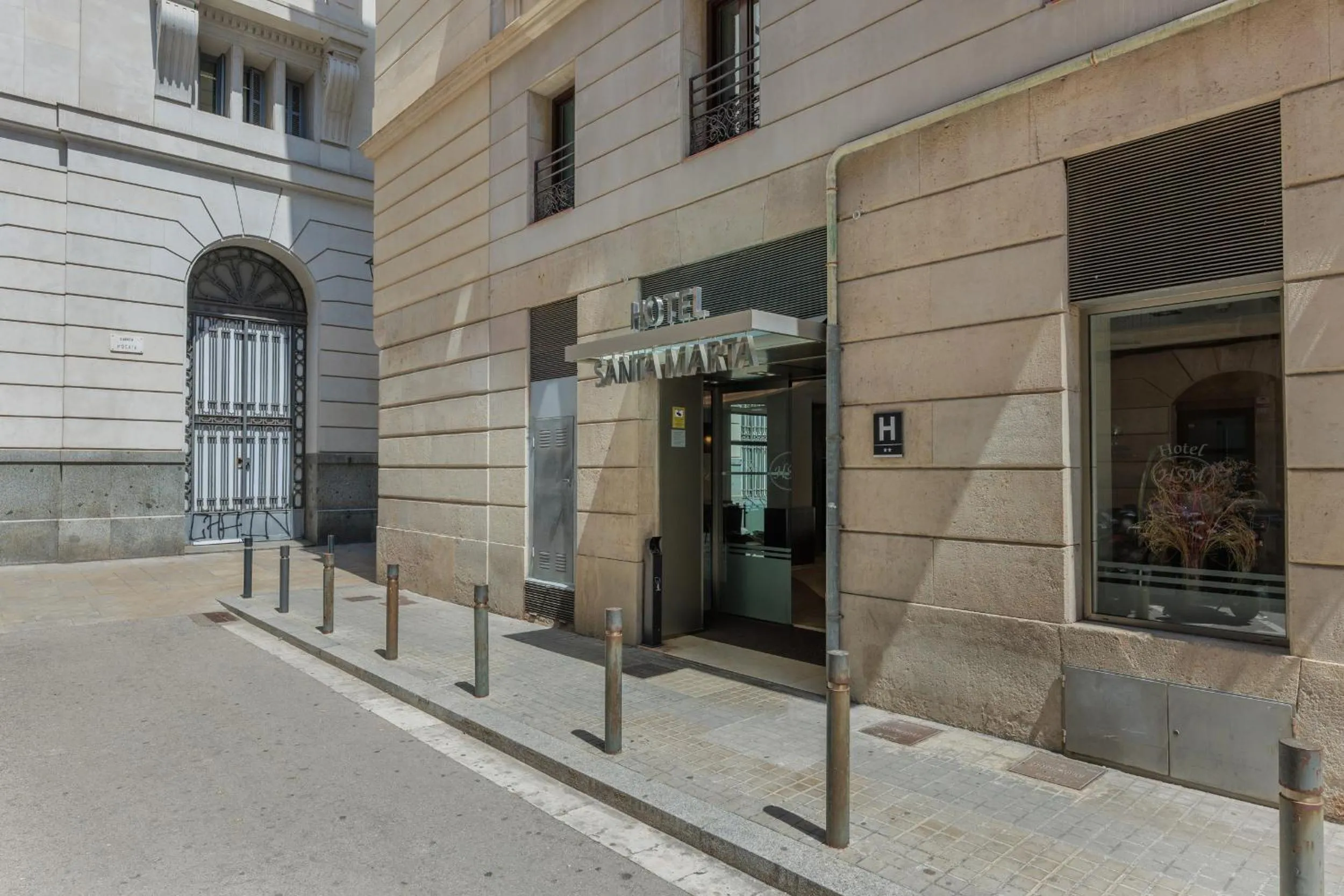 Facade/entrance in Hotel Santa Marta