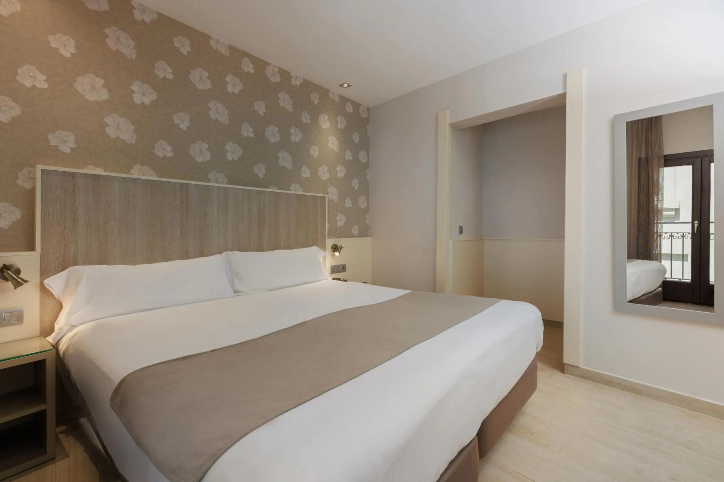 Bedroom, Bed in Hotel Santa Marta