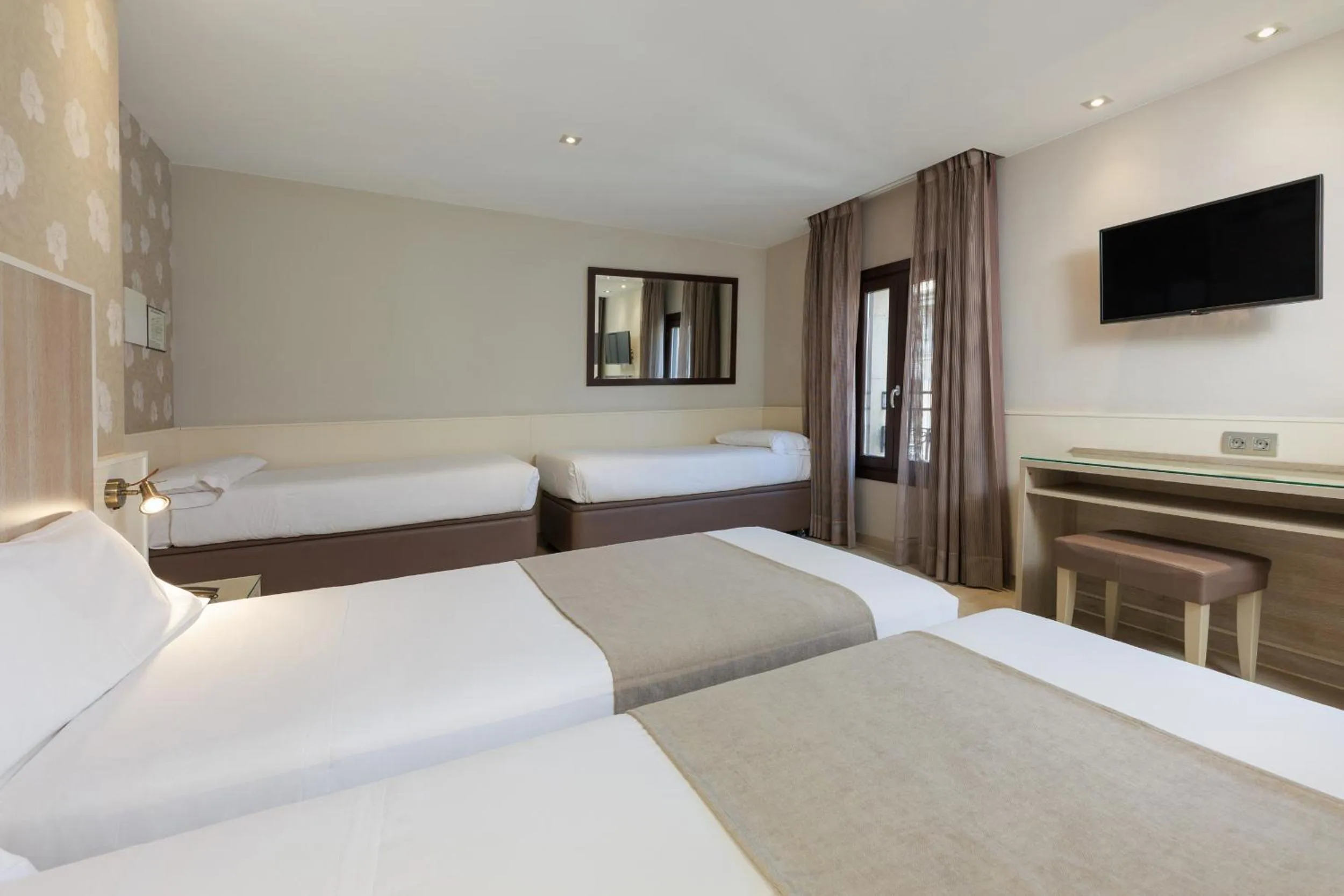 Bedroom, Bed in Hotel Santa Marta