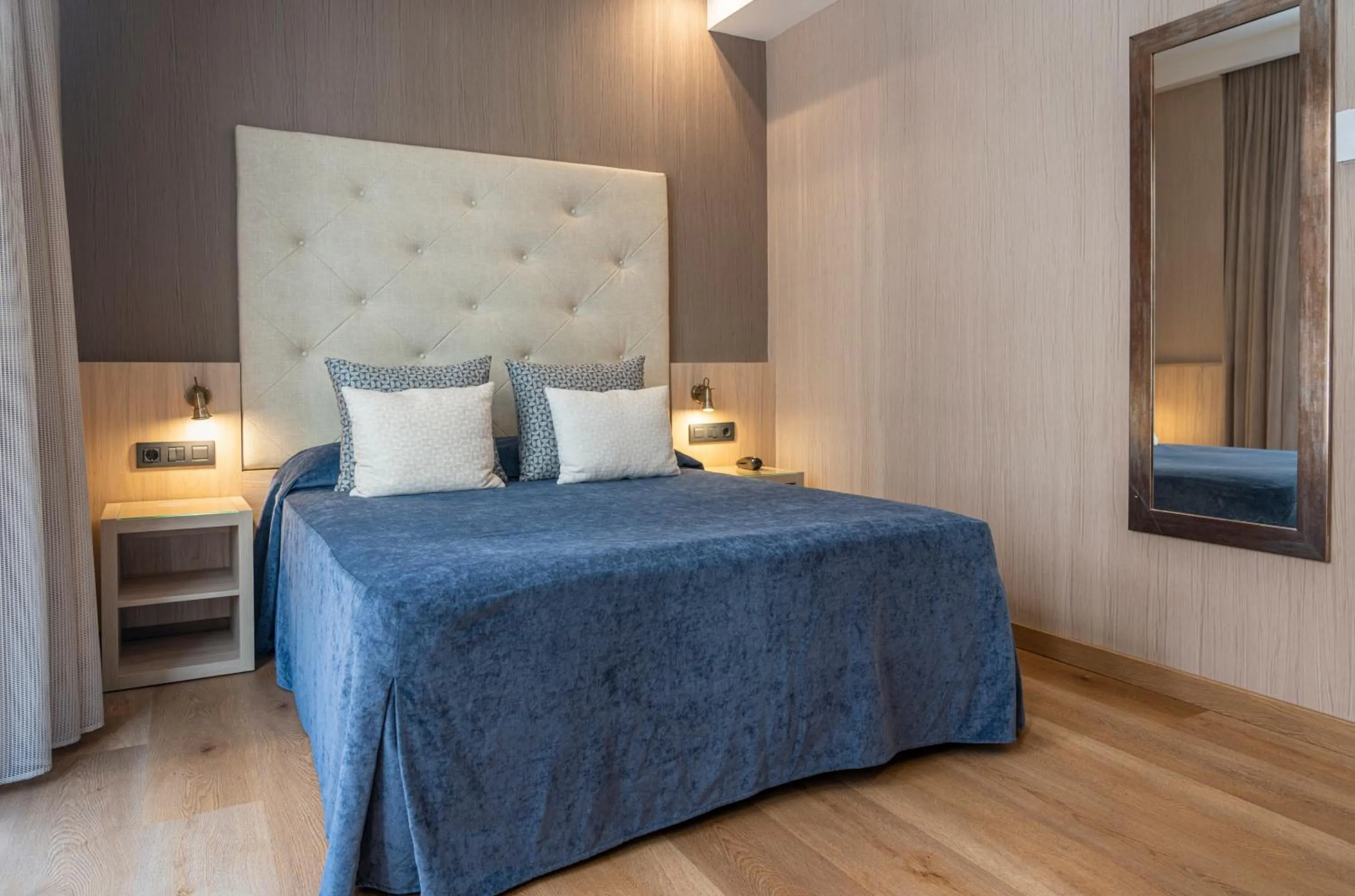 Bedroom, Bed in Hotel Rialto