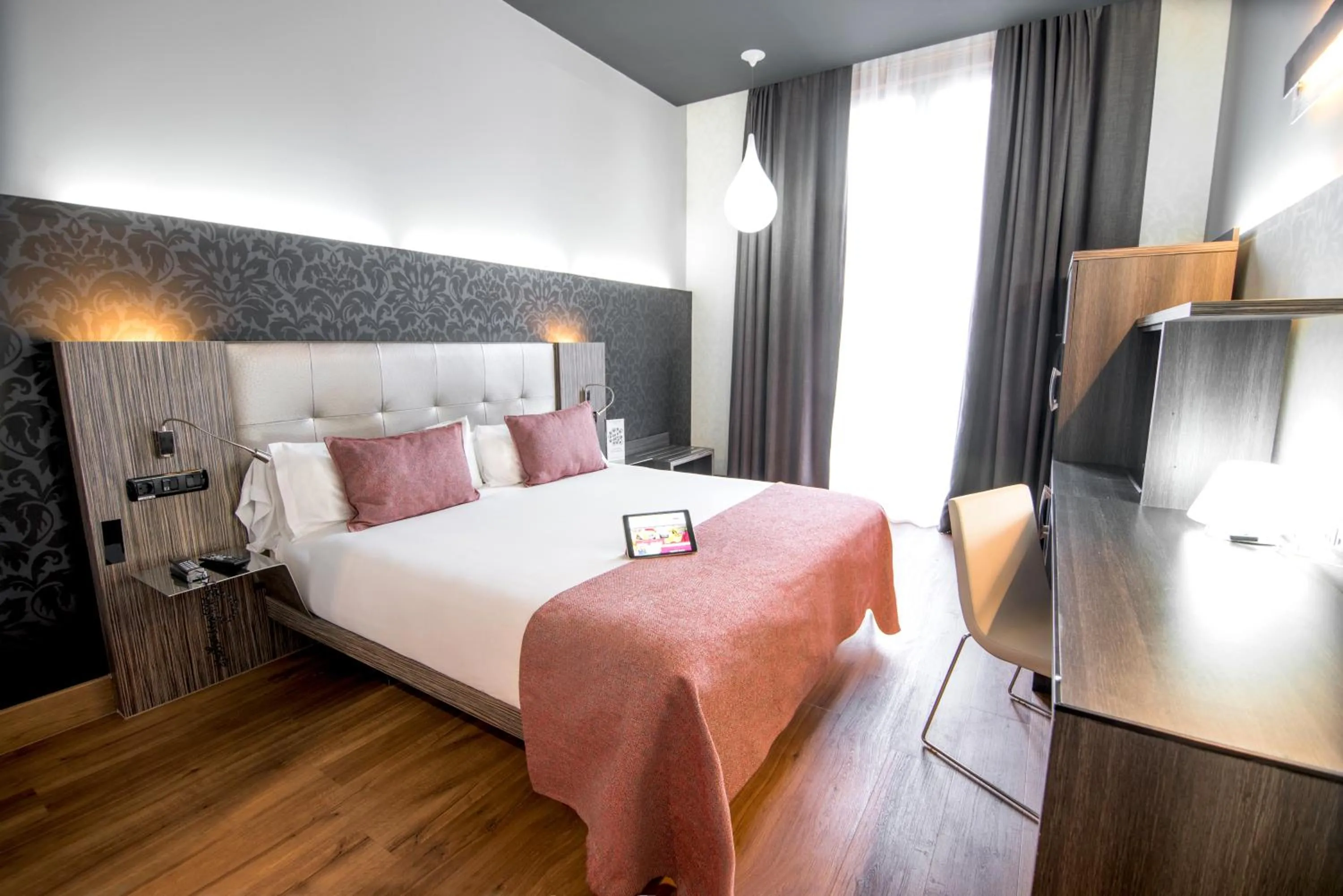 TV and multimedia, Bed in Petit Palace Museum