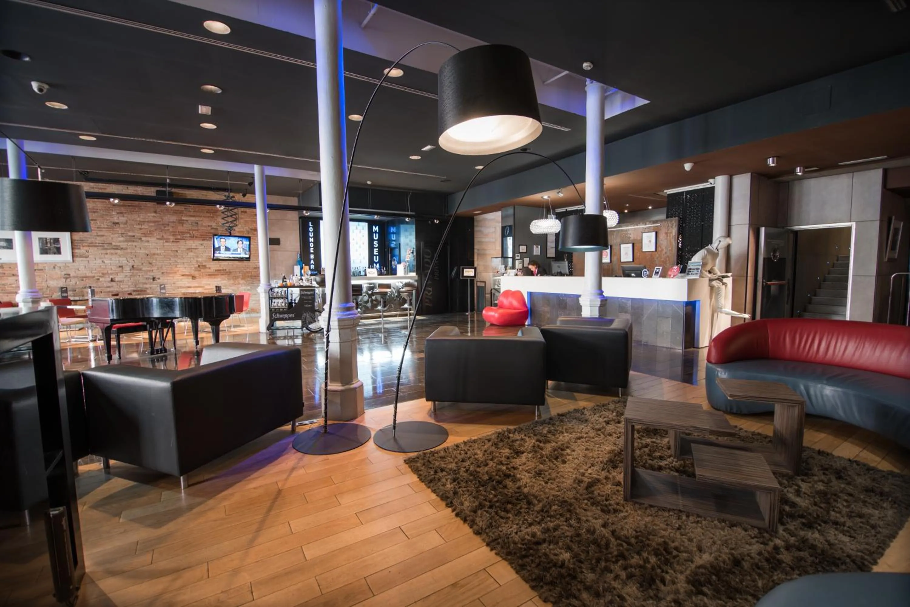 Seating area in Petit Palace Museum