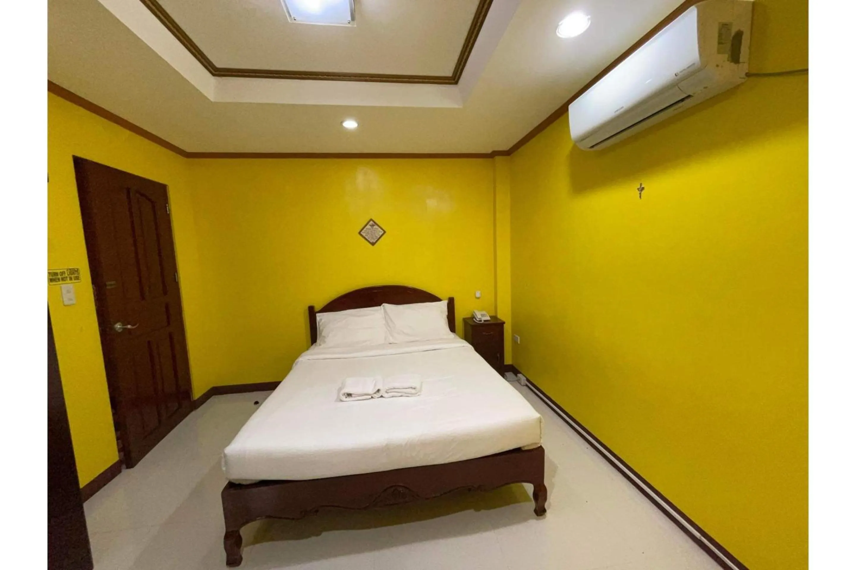 Bed in Casa Venicia Caticlan