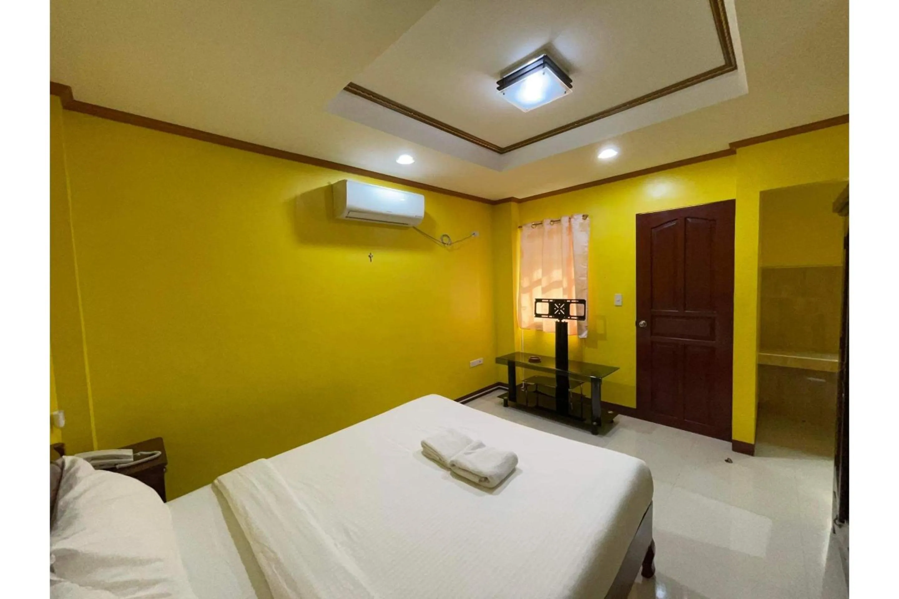 Bed in Casa Venicia Caticlan