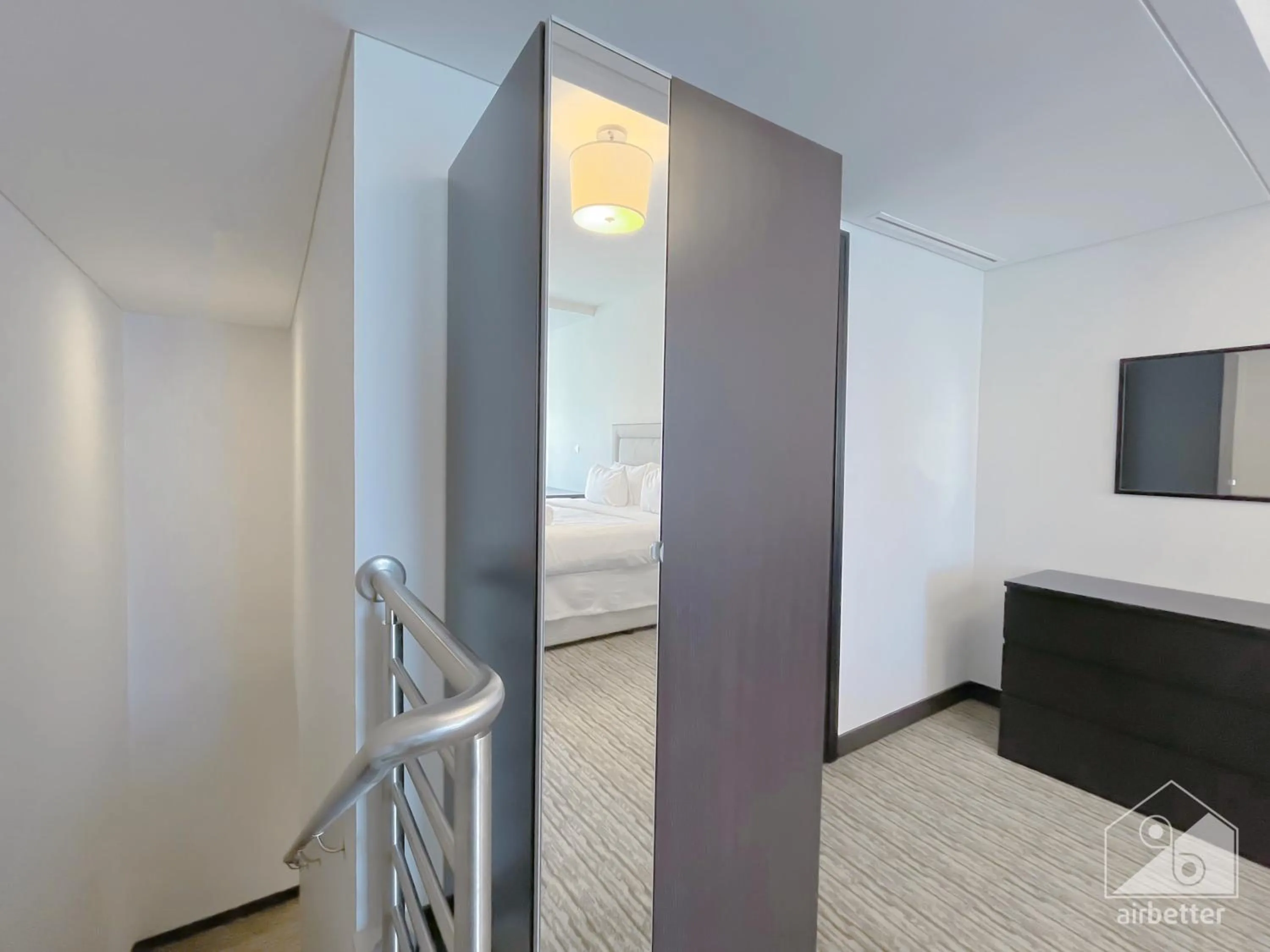 Bedroom in Luxurious Loft with stunning views Dubai