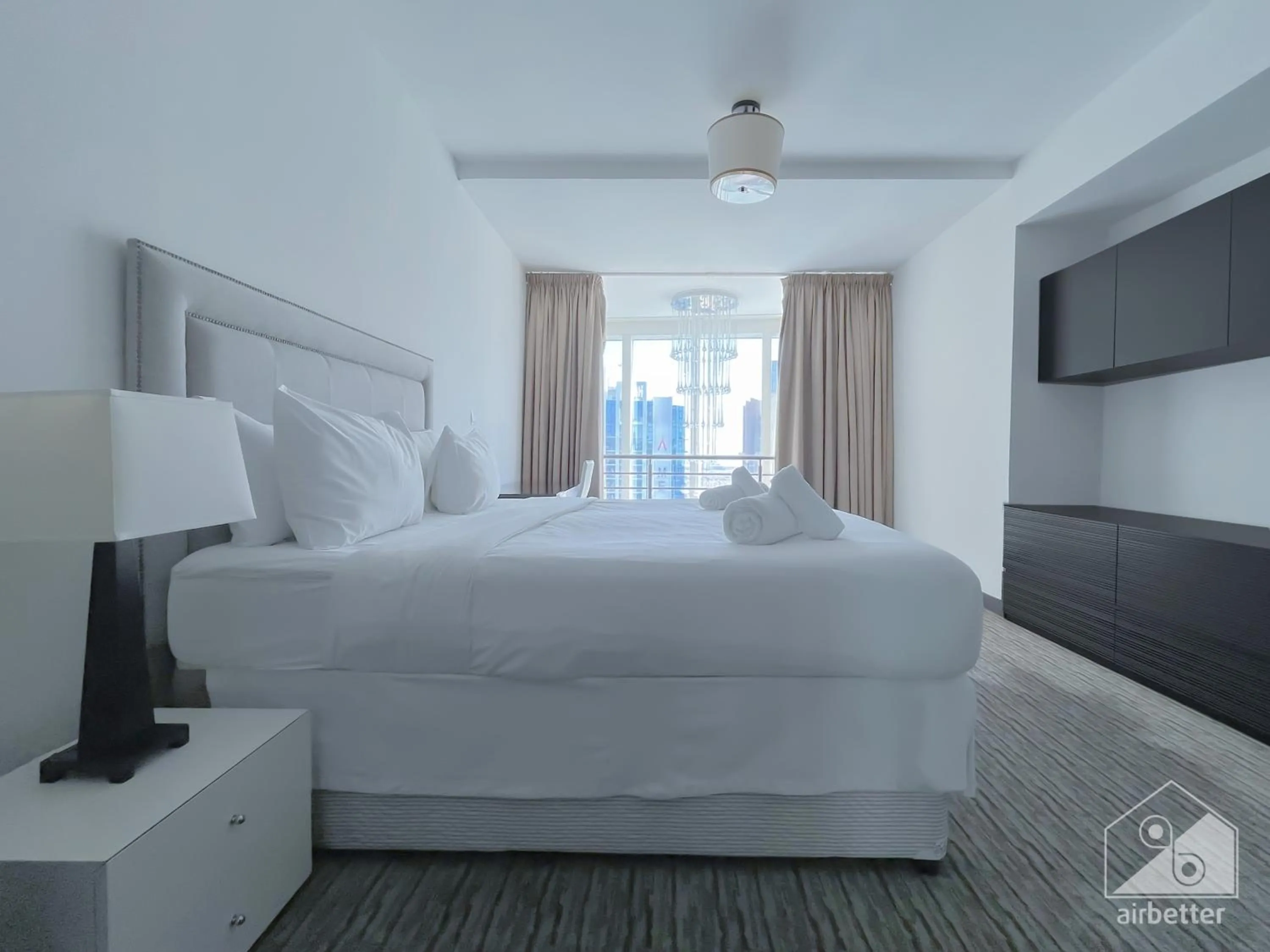 Bedroom in Luxurious Loft with stunning views Dubai