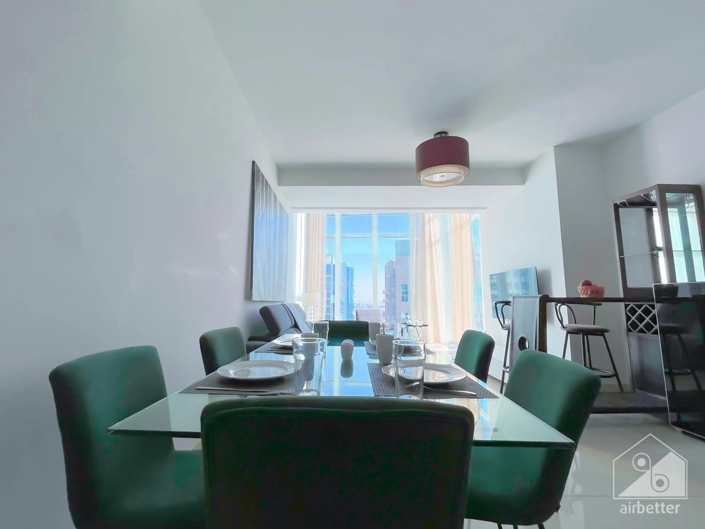 Dining area in Luxurious Loft with stunning views Dubai