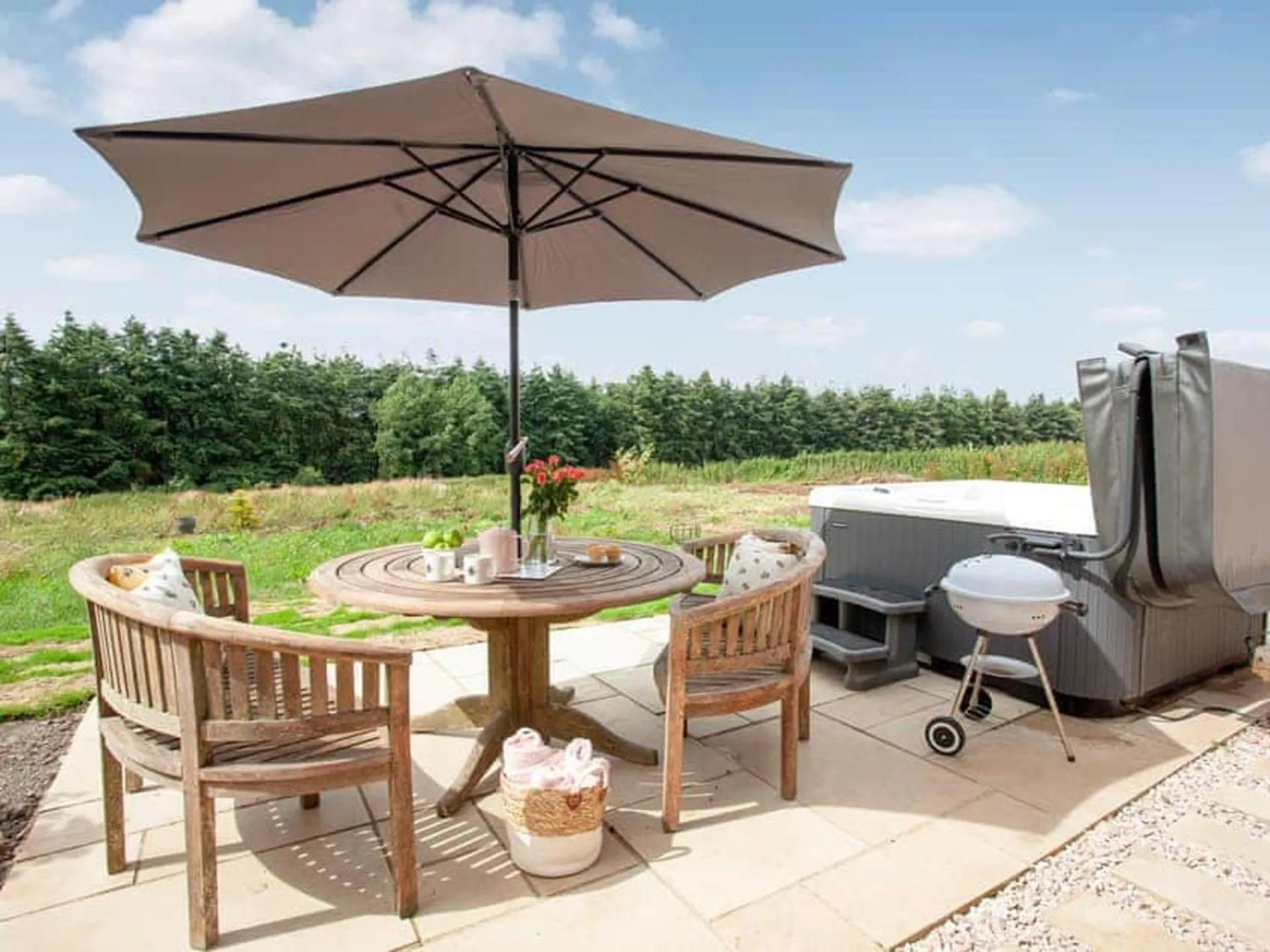 2 Bed Cottage - Hot Tub Garden Parking