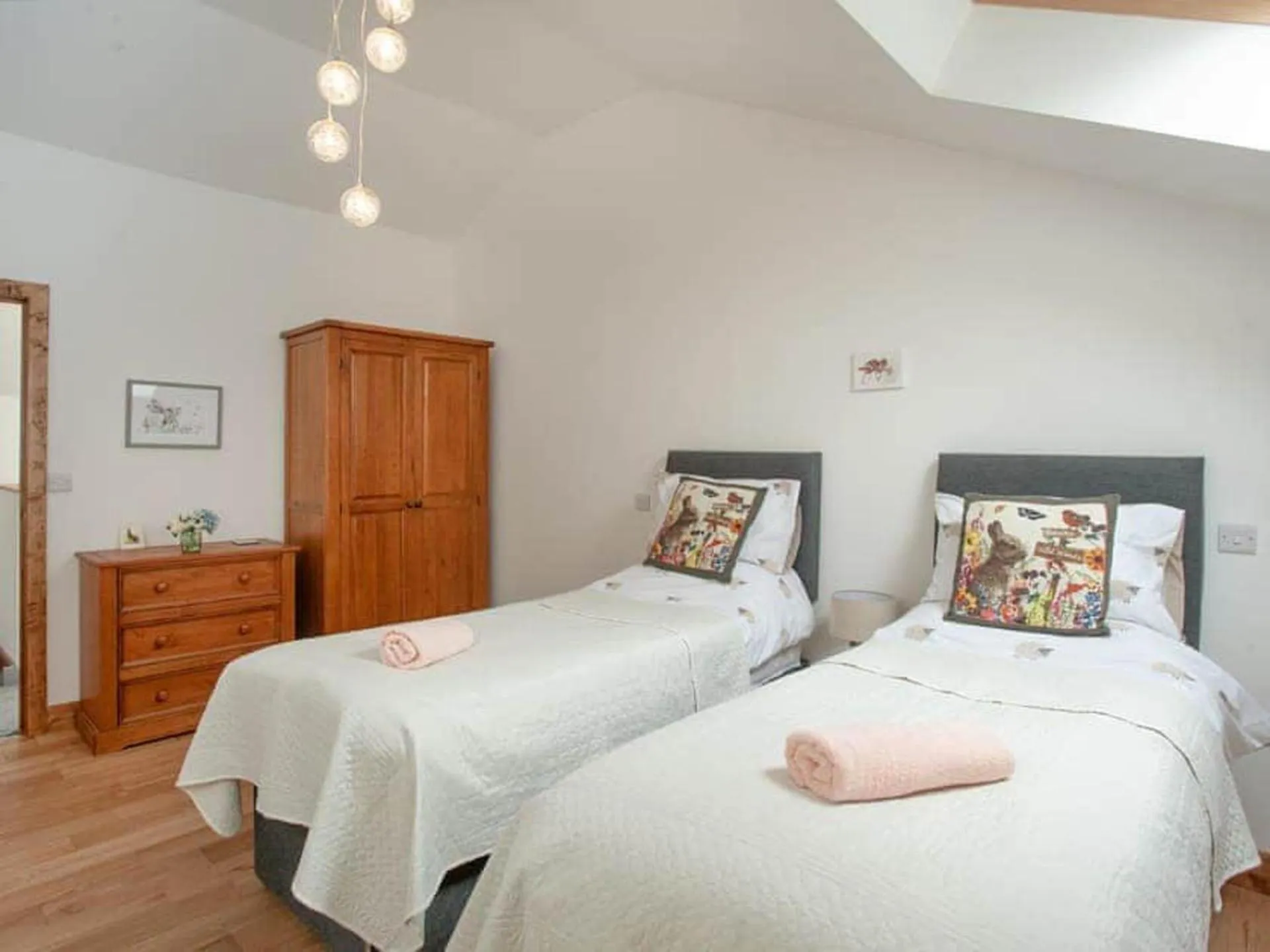 Bed in Cosy cottage in the Blackdown hills Devon