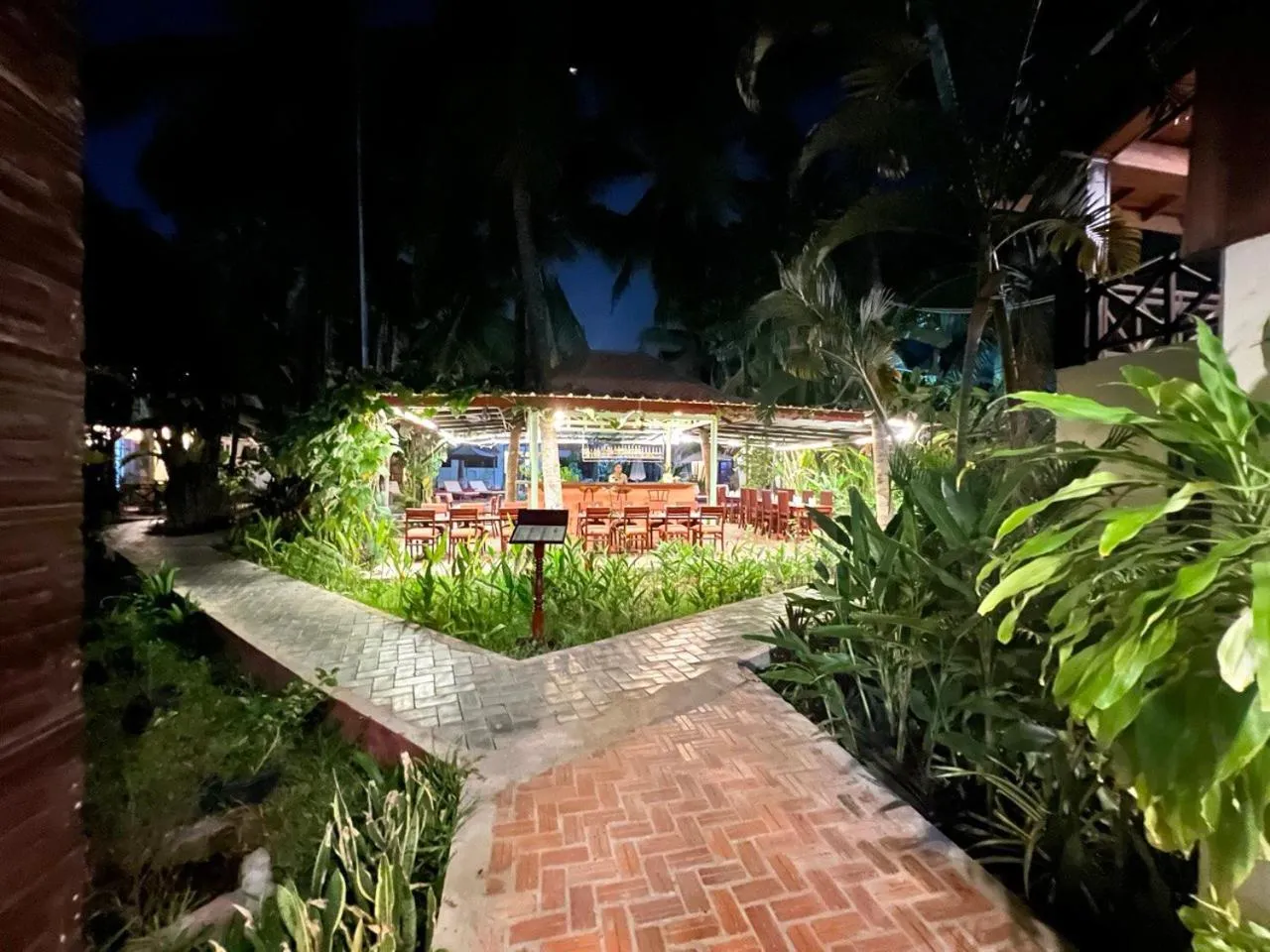 Restaurant/places to eat in Natural Relax Villa