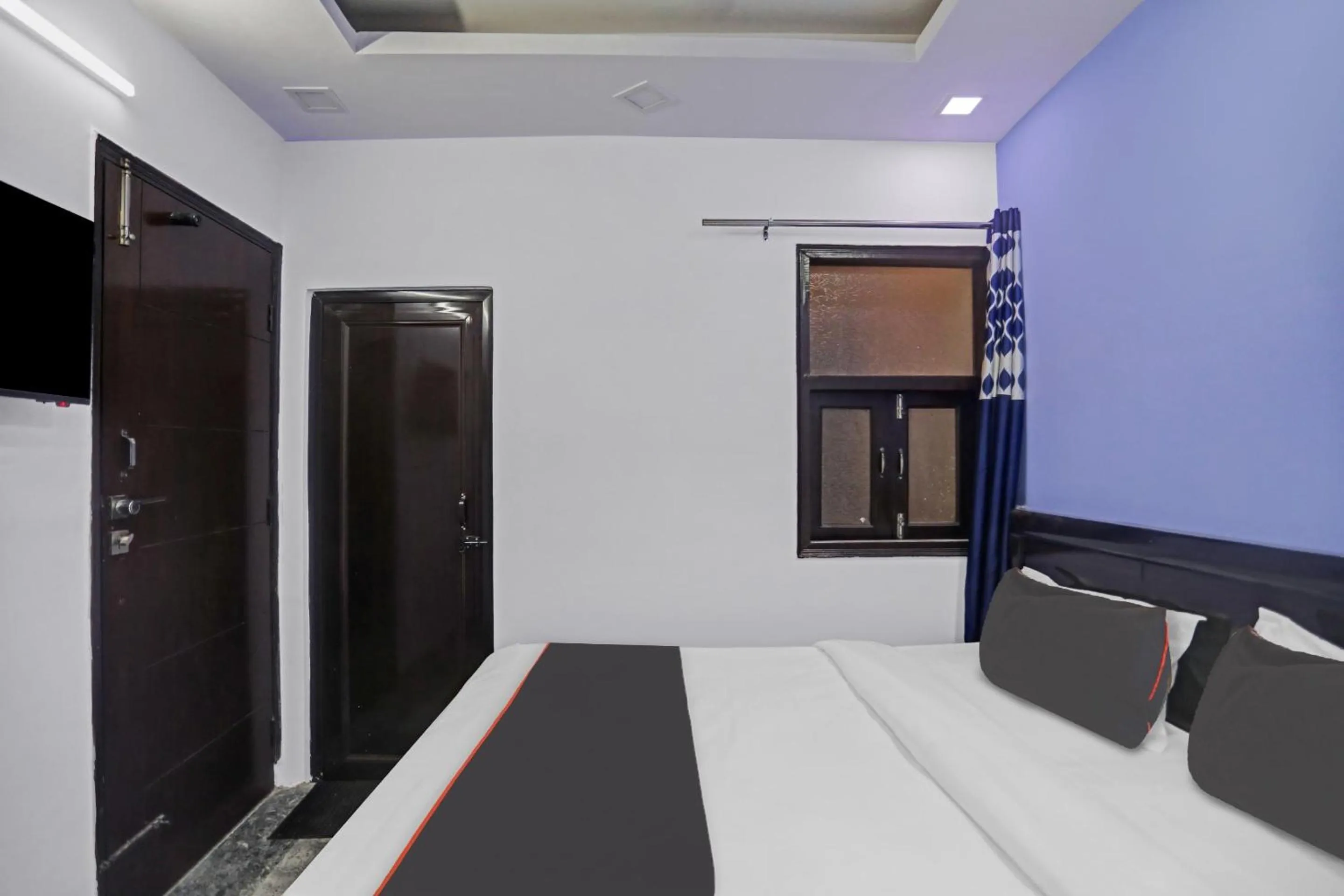 Bedroom, Bed in Collection O Nirvana Residency Near Lotus Temple