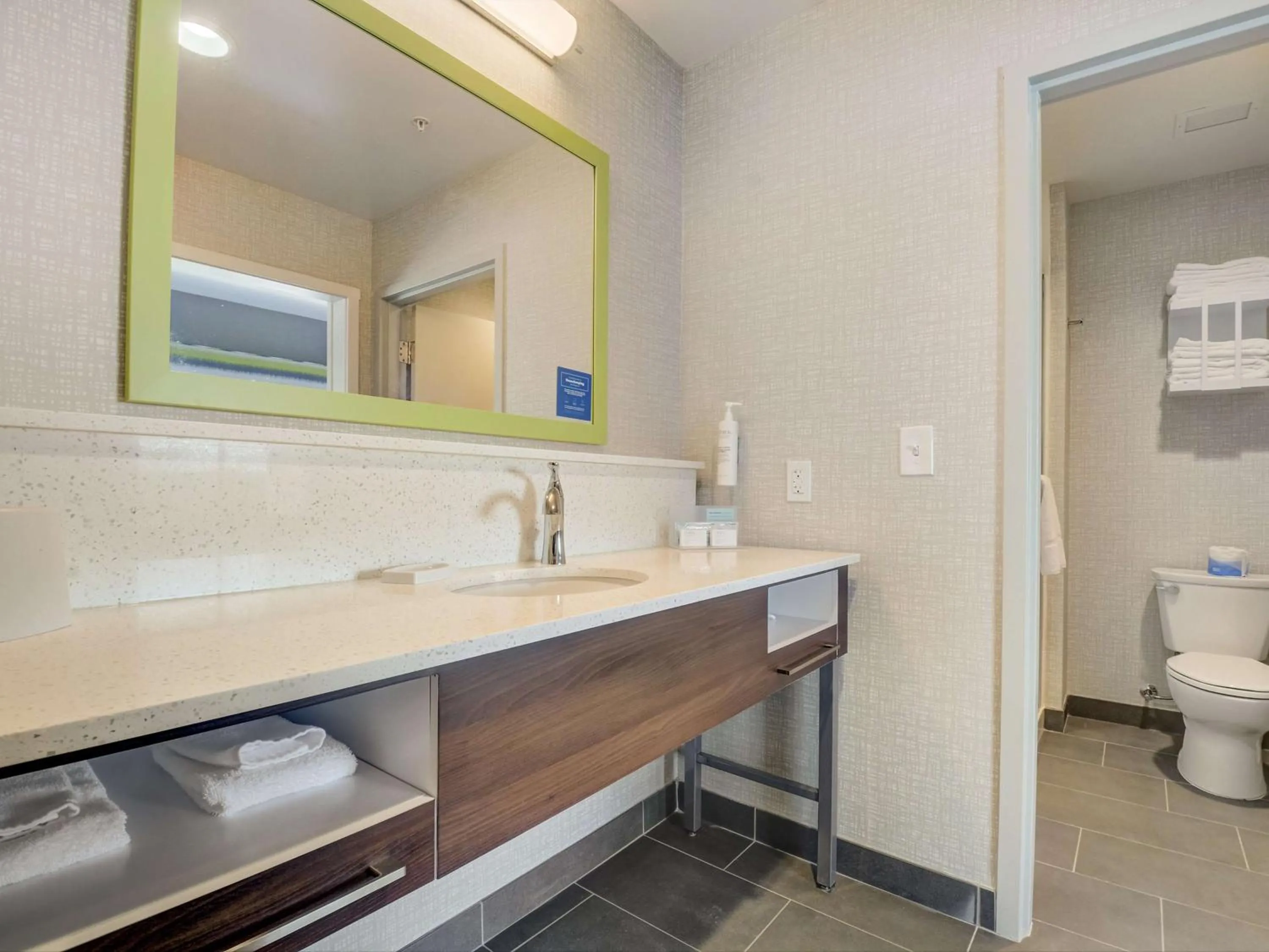 Bathroom in Hampton Inn & Suites Williamstown Ark Encounter, Ky