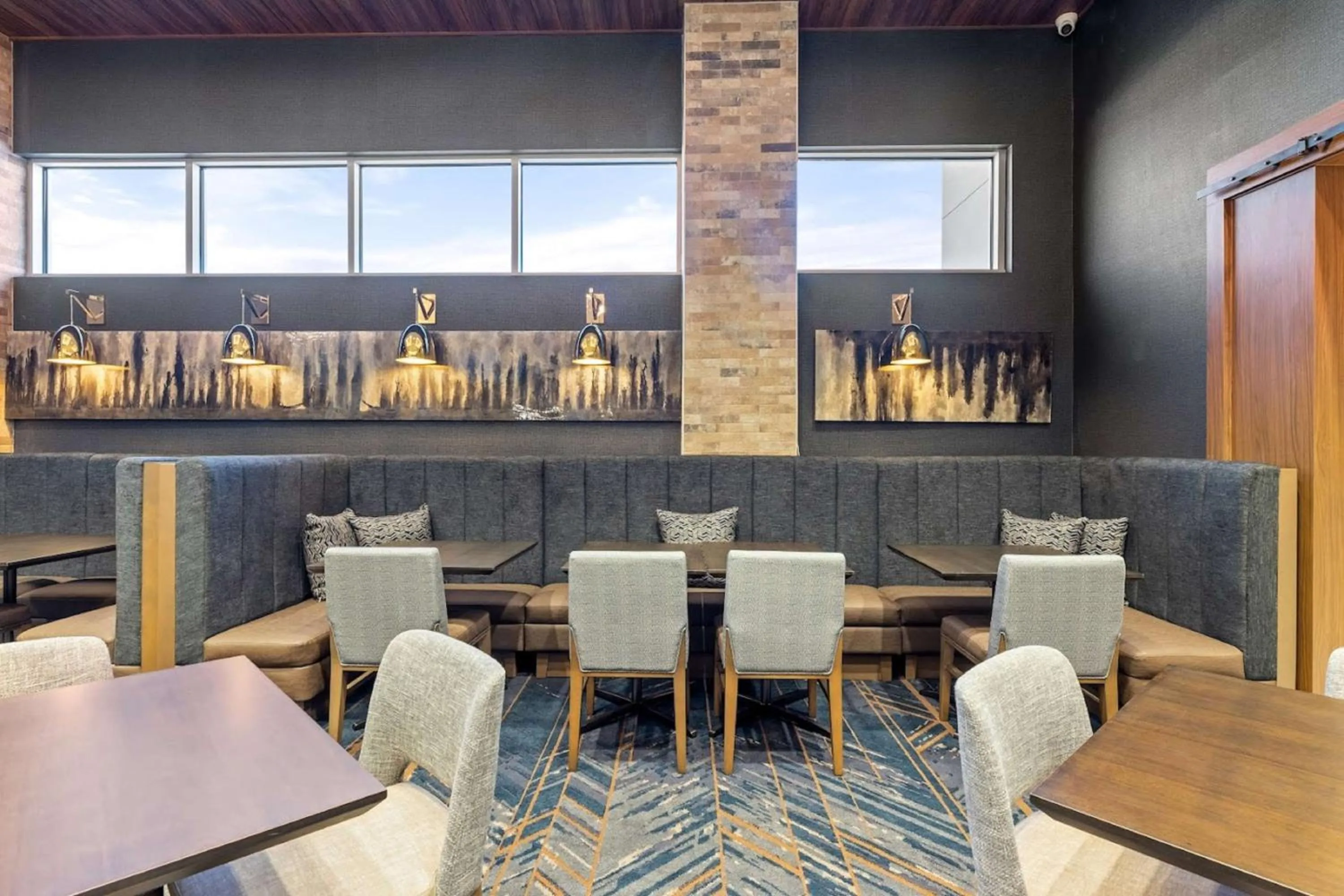 Breakfast in Embassy Suites By Hilton Irving Las Colinas