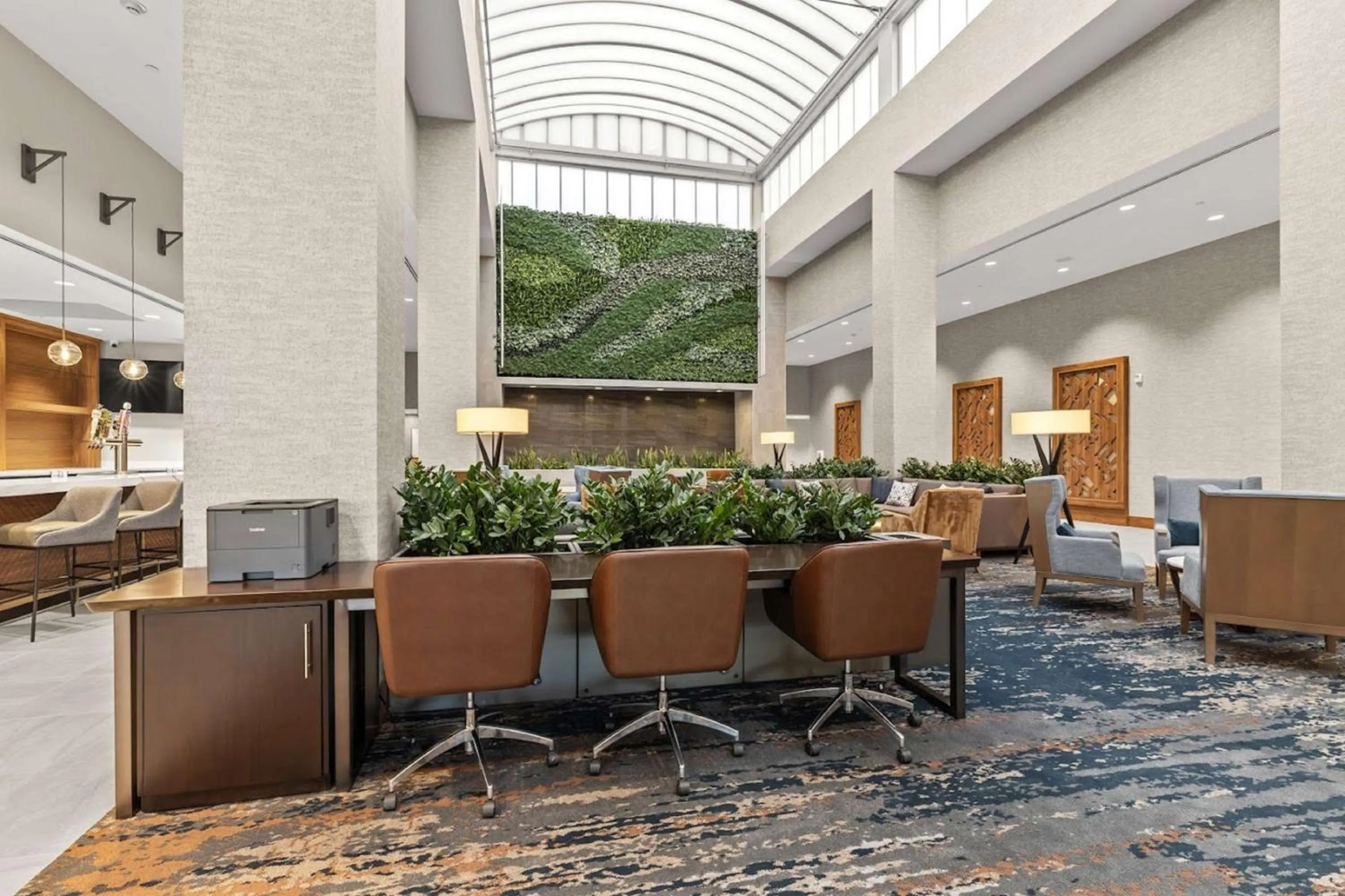 Lobby or reception in Embassy Suites By Hilton Irving Las Colinas