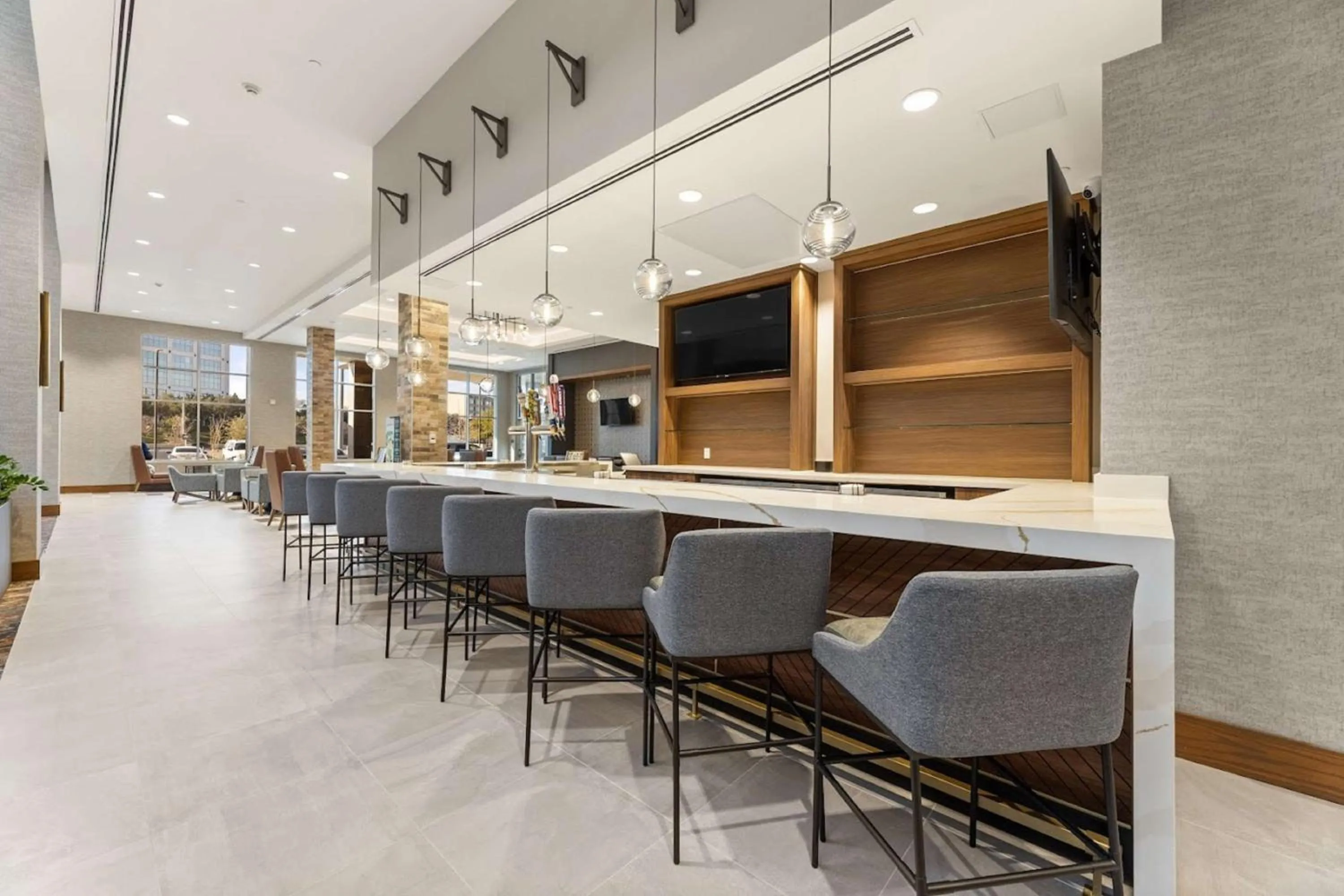 Lounge or bar in Embassy Suites By Hilton Irving Las Colinas