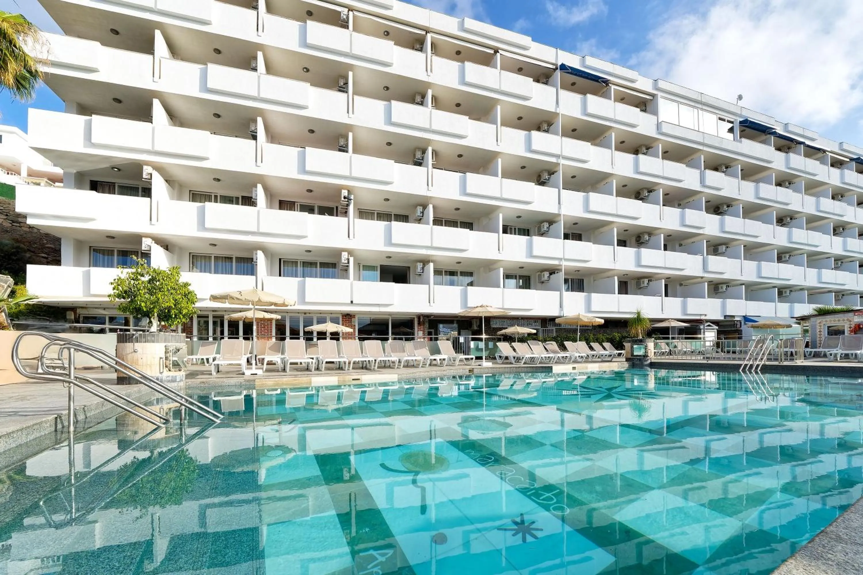 Property building in Aparthotel Maracaibo