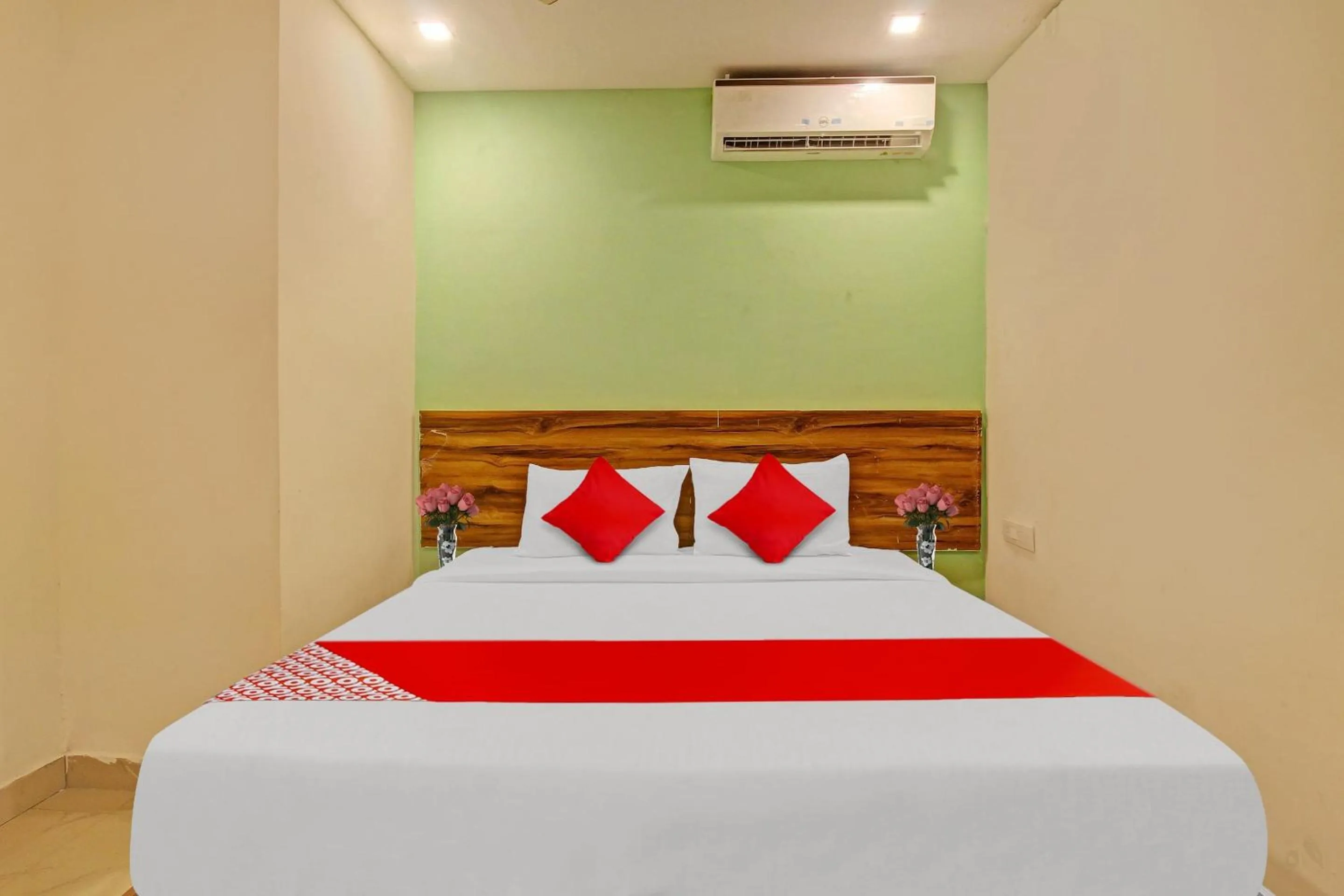 Bedroom in Hotel O R Square