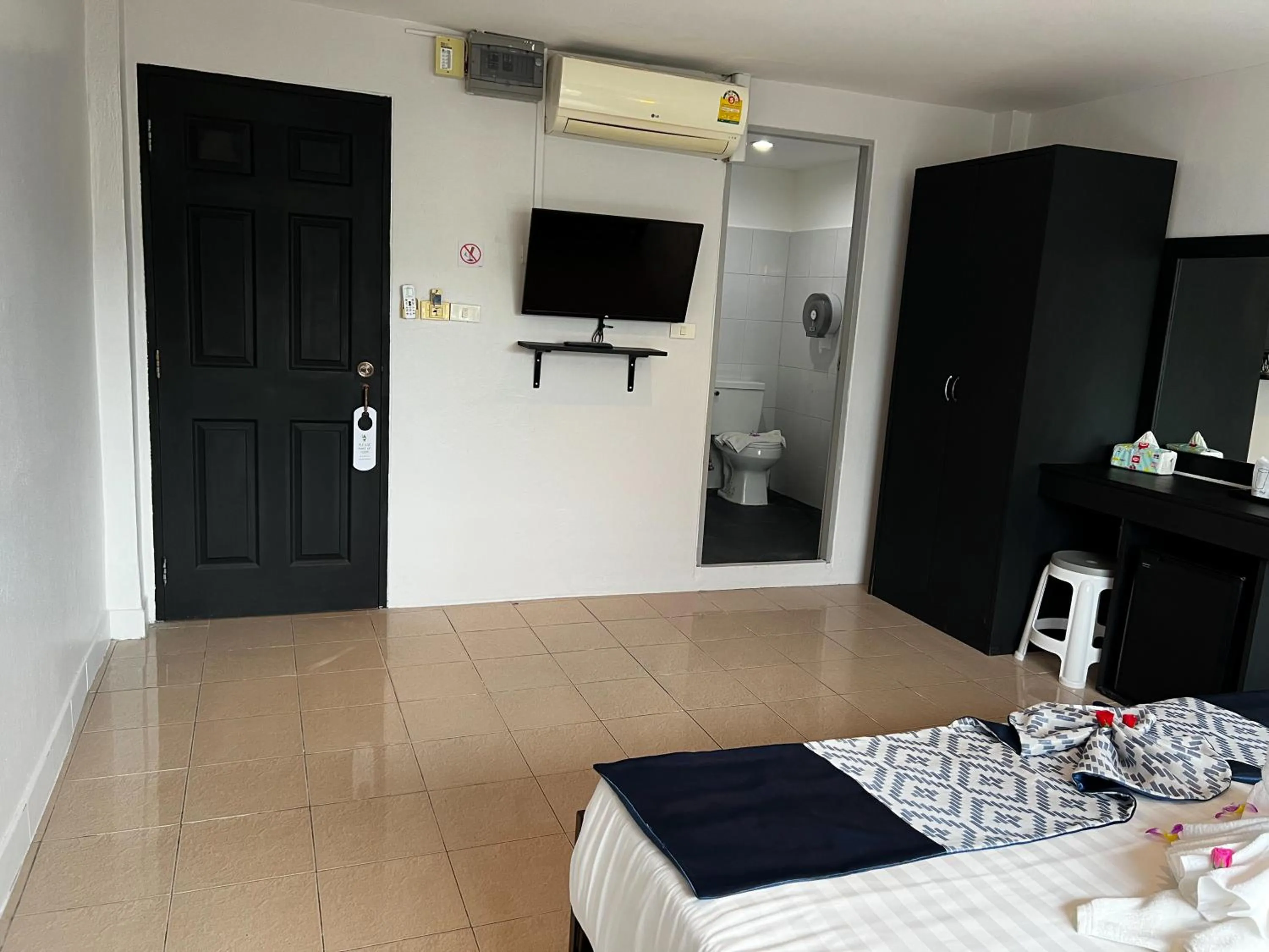 Bedroom, Bed in Golden Monkey Samui