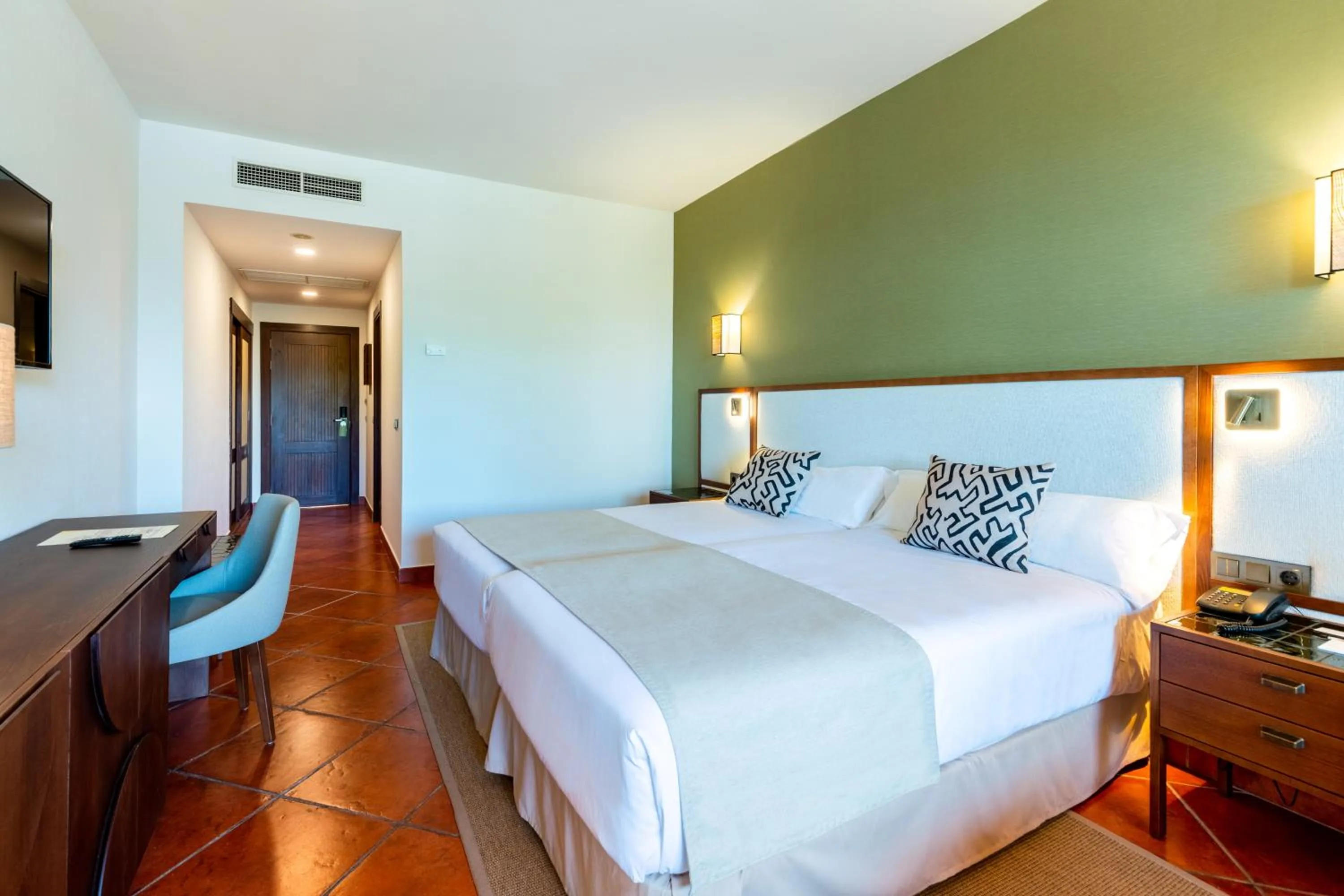 Photo of the whole room, Bed in Puerto Antilla Grand Hotel