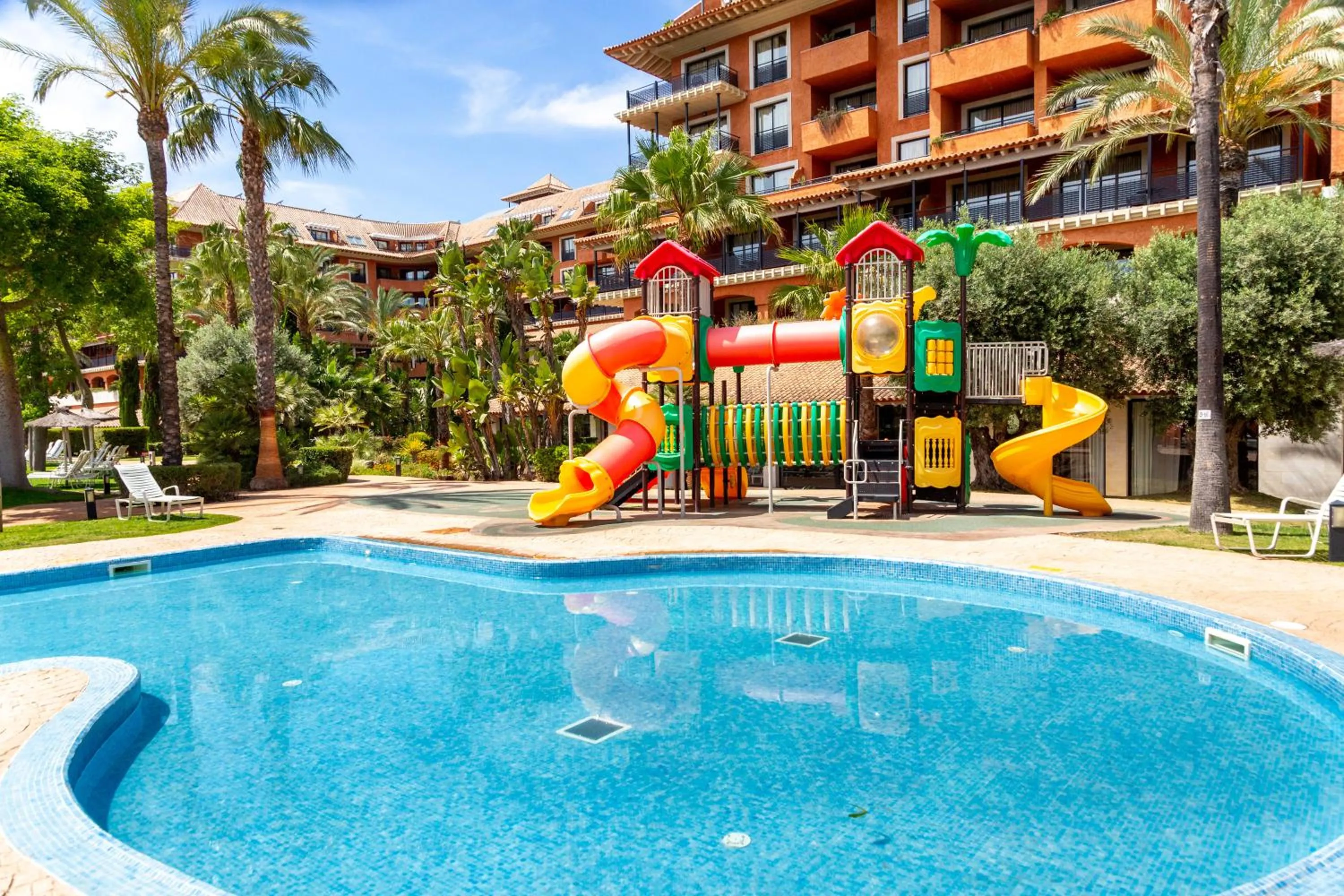 Swimming pool in Puerto Antilla Grand Hotel